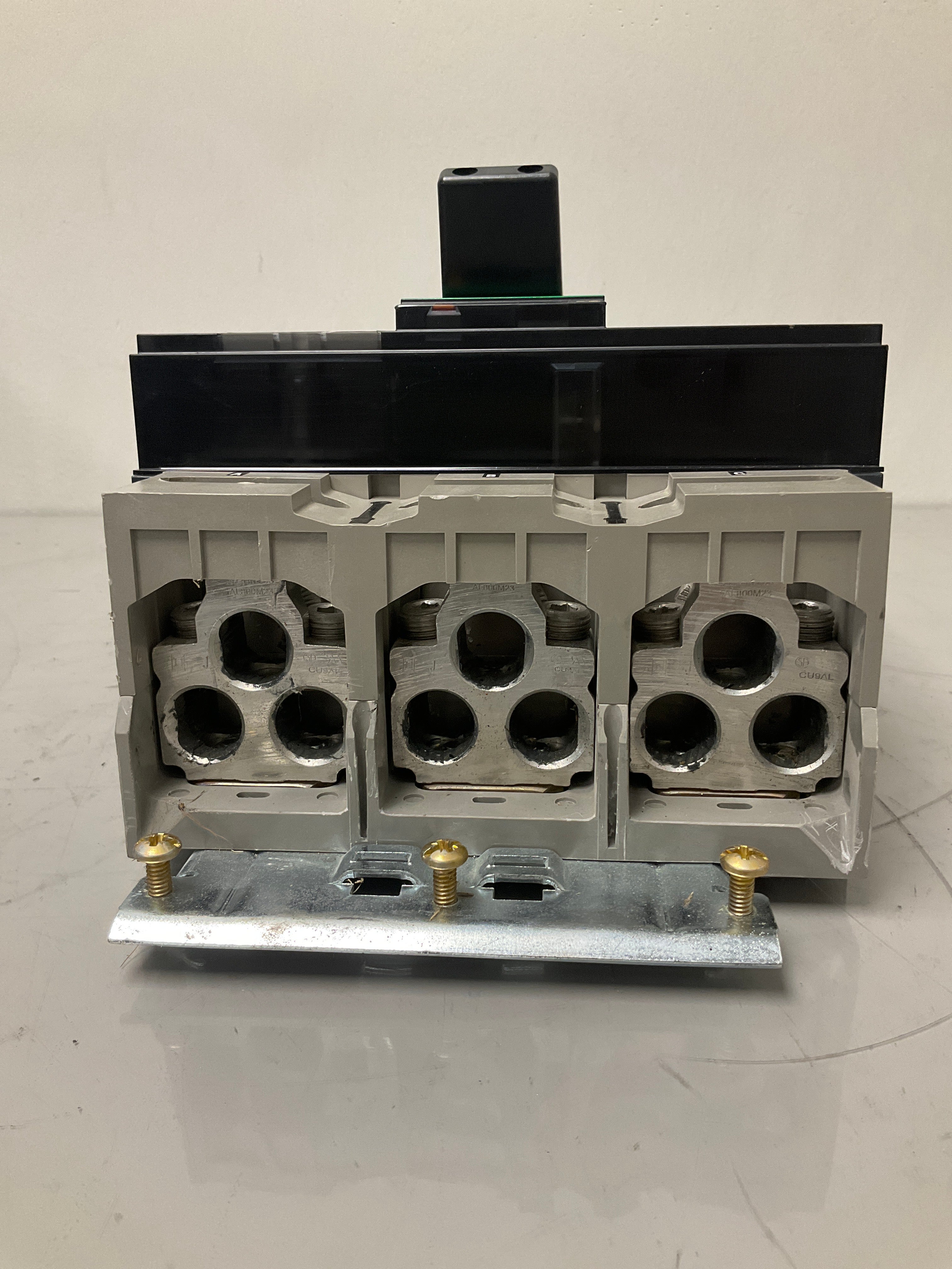 Used Square D PJA36080U33A 3 Pole, 800 Amps, 600 Volts Circuit Breaker