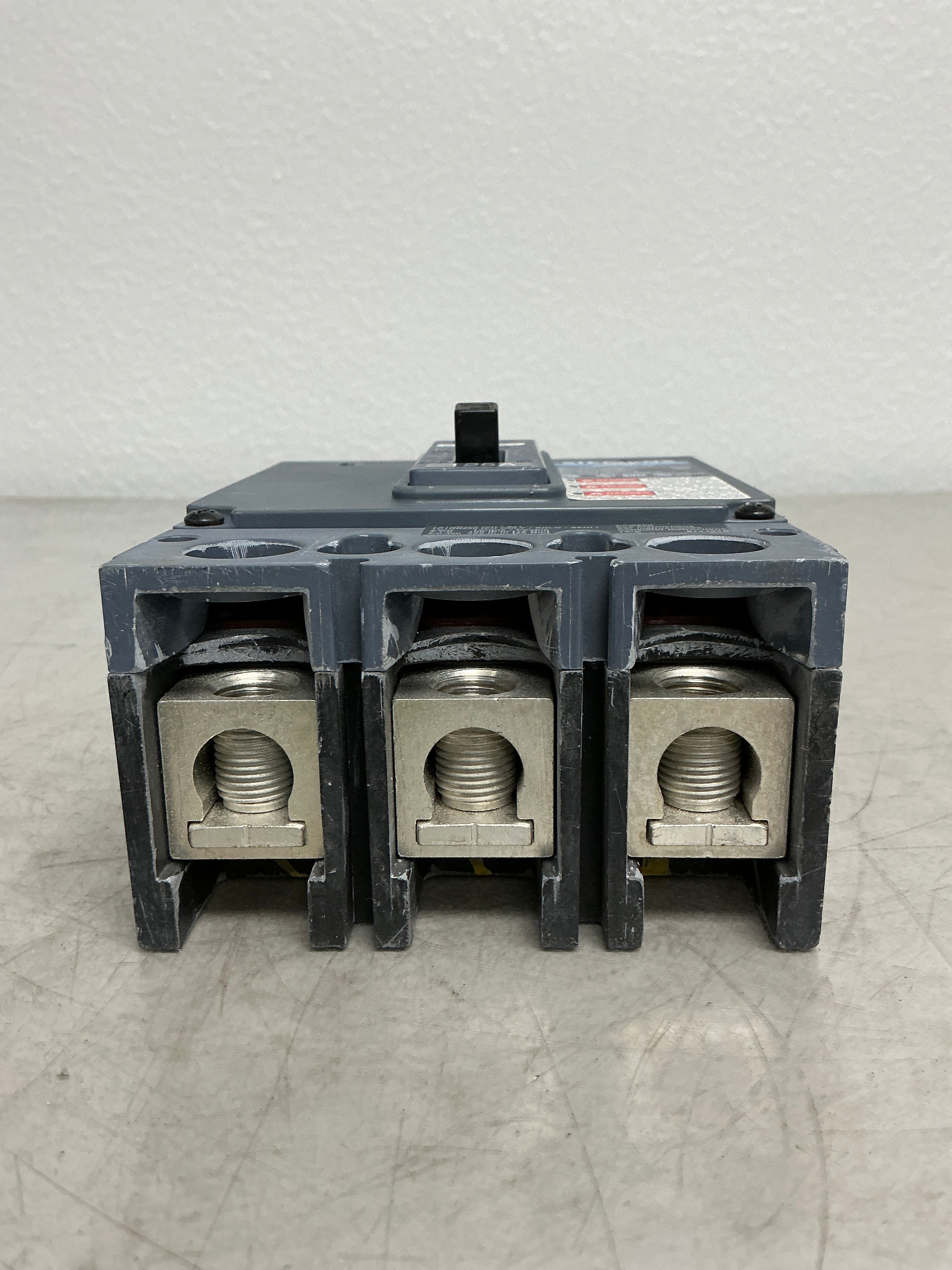 New Siemens QR23B125 3 Pole, 125 Amps, 240 Volts Circuit Breaker