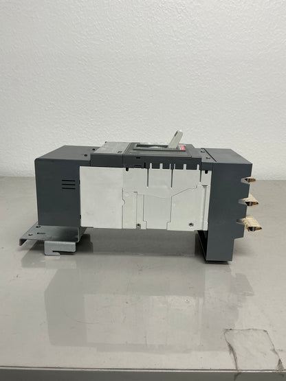 New ABB XT5HU33ABYN000XXX  Circuit Breaker 300 Amps, 3 Pole XT5H
