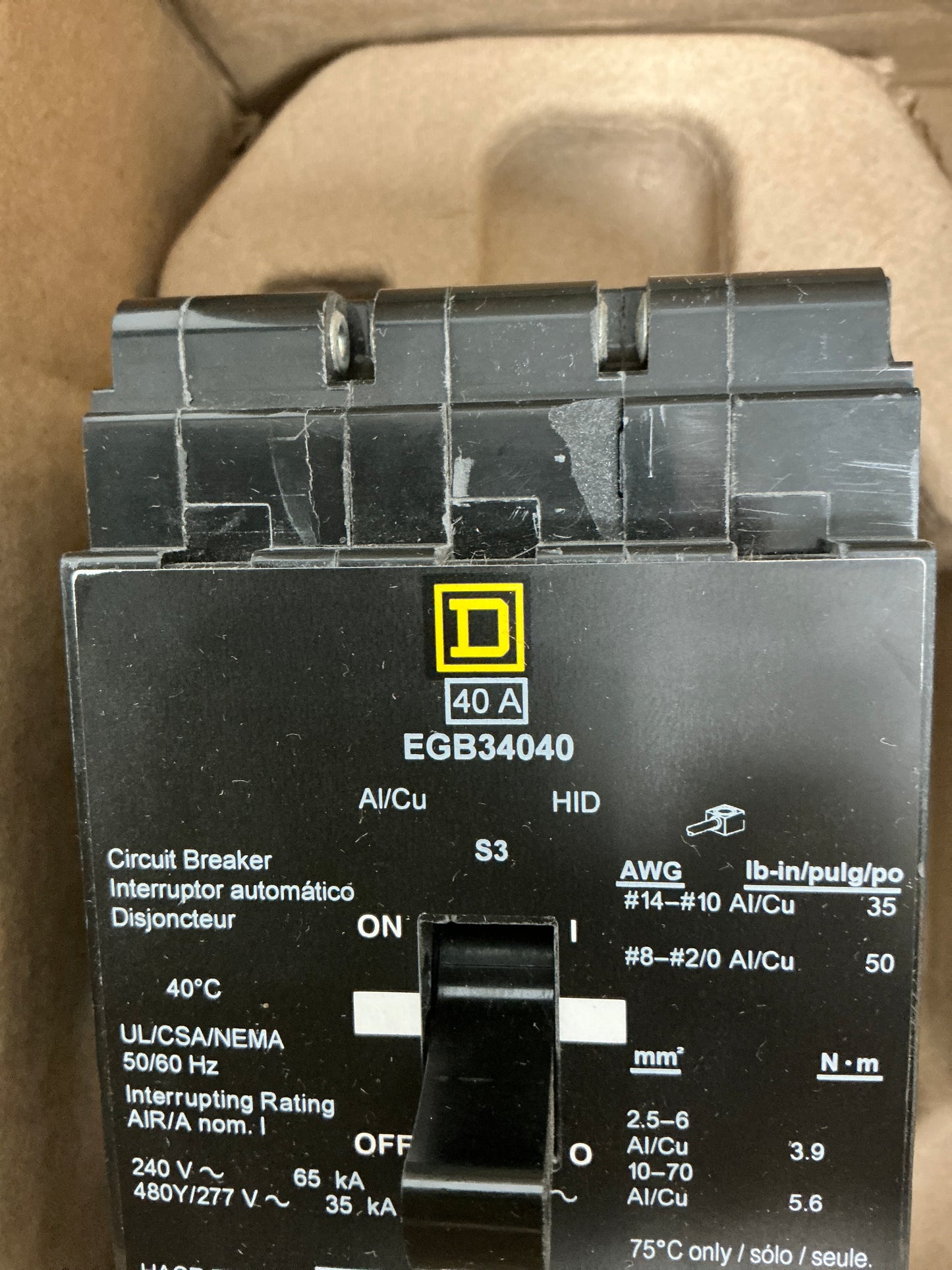 *CHIPPED* NEW EGB34040 3 Pole, 40 Amps, 480 Volts