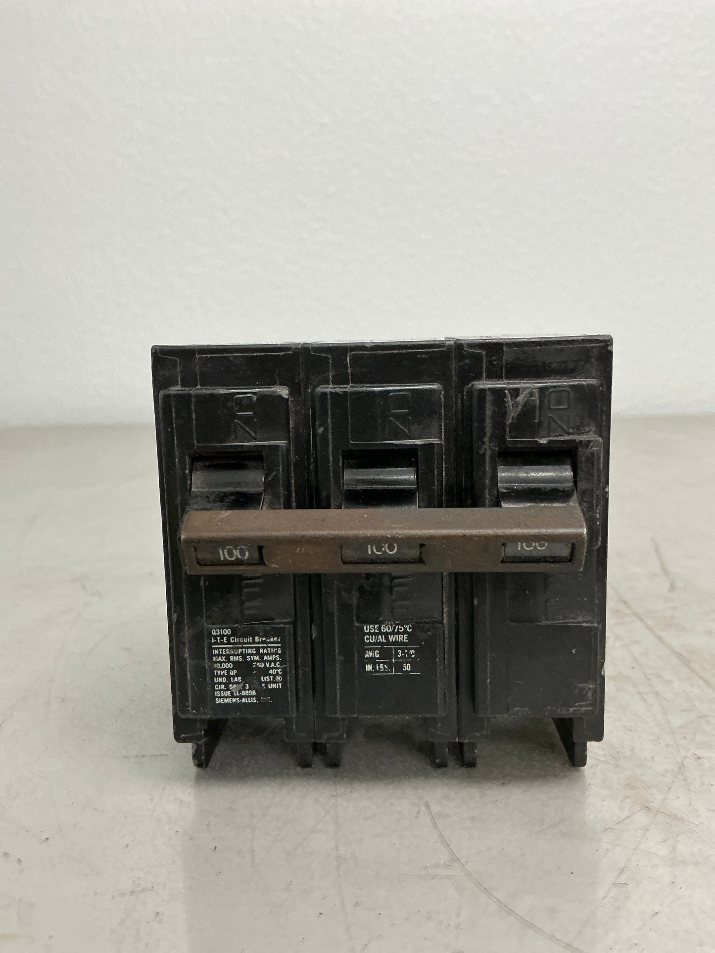 Used Siemens Q3100 3 Pole, 100 Amps, 240 Volts Circuit Breaker
