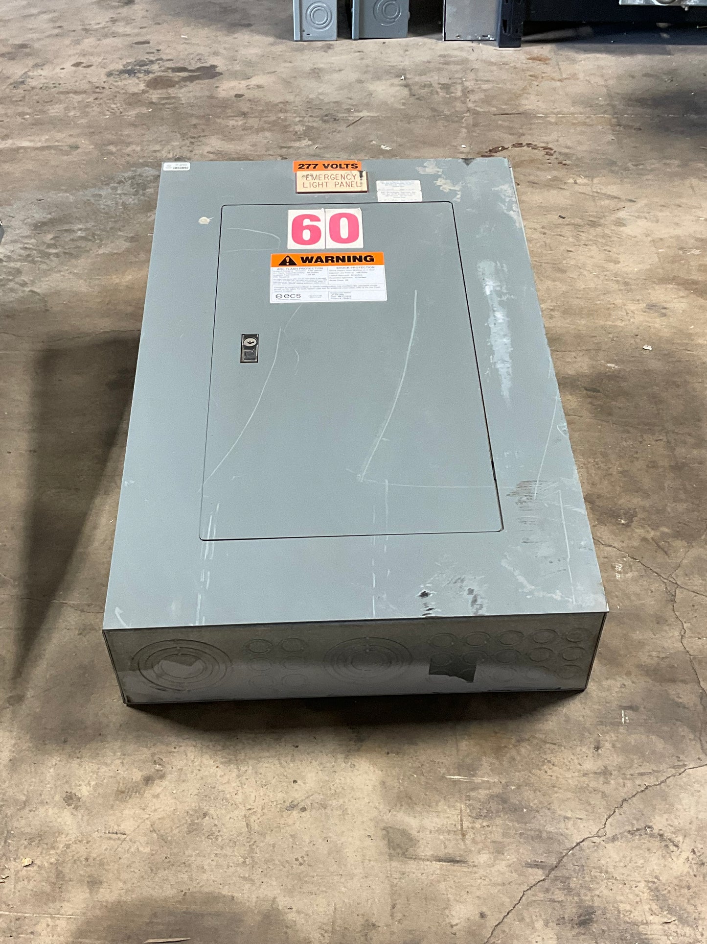 Used Square D Panelboard NF430L1 480/277 Volt 125 Amp 3 Phase 3 Wire Main Lug indoor (item#p17)