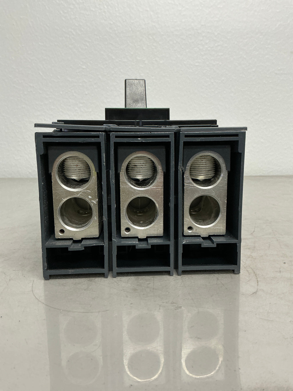 *CHIPPED* Used Square D LDL36400CU33X 3 Poles, 400 Amps
