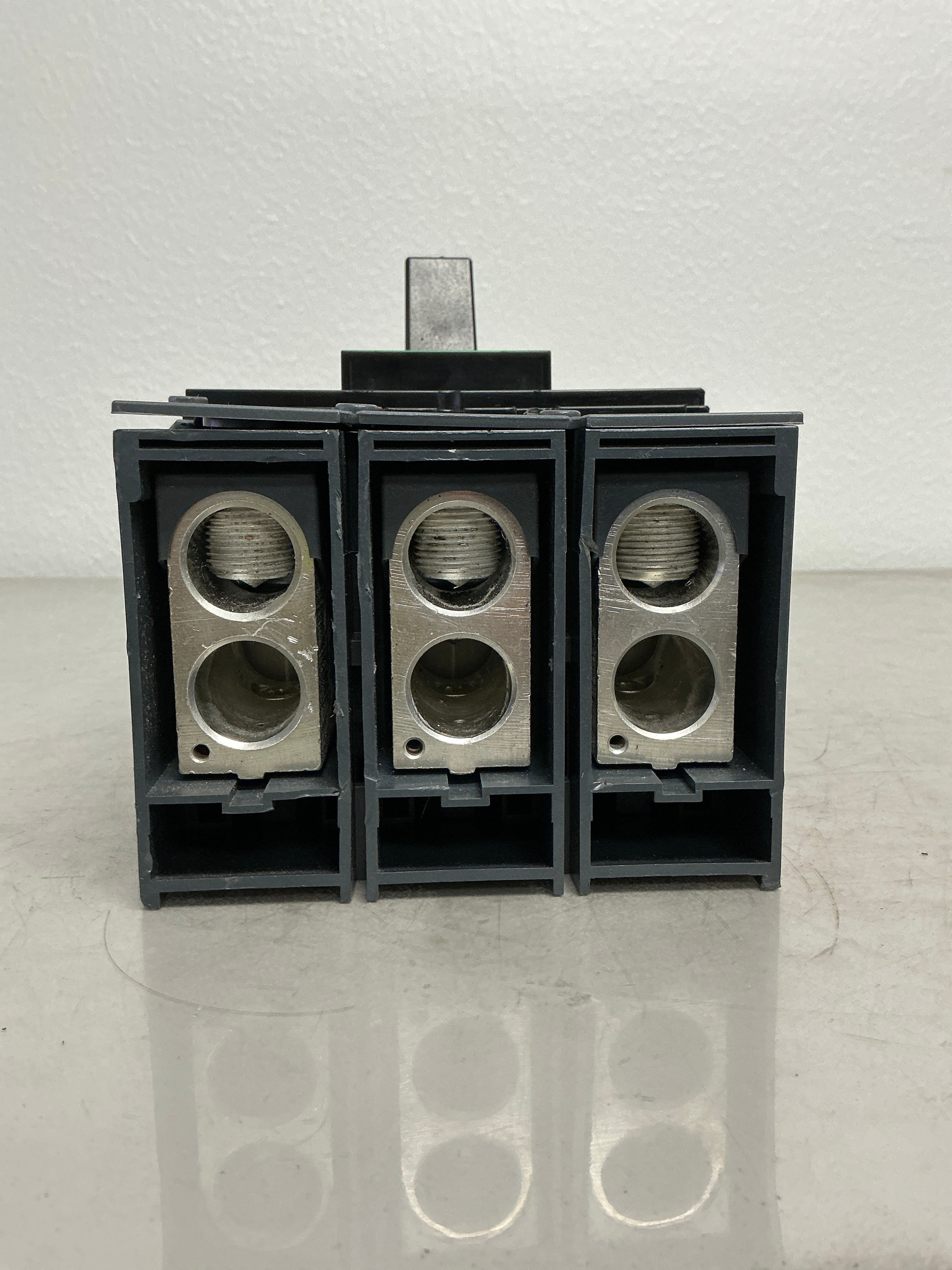 *CHIPPED* Used Square D LDL36400CU33X 3 Poles, 400 Amps