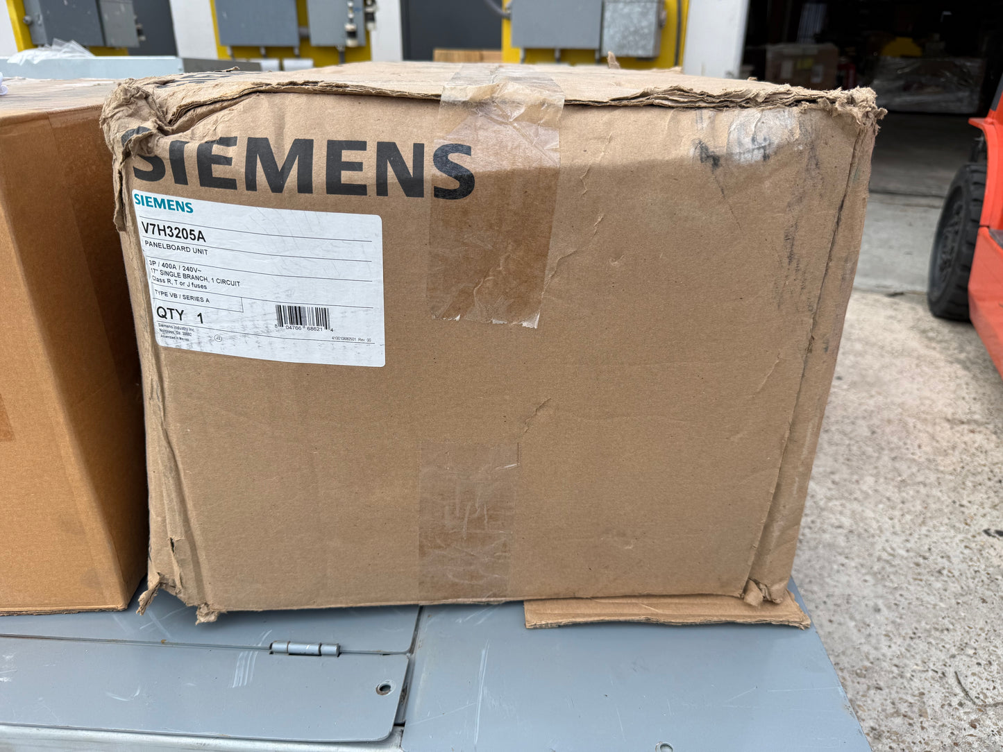 New V7H3205A 3 Pole, 400 Amps, 240 Volts