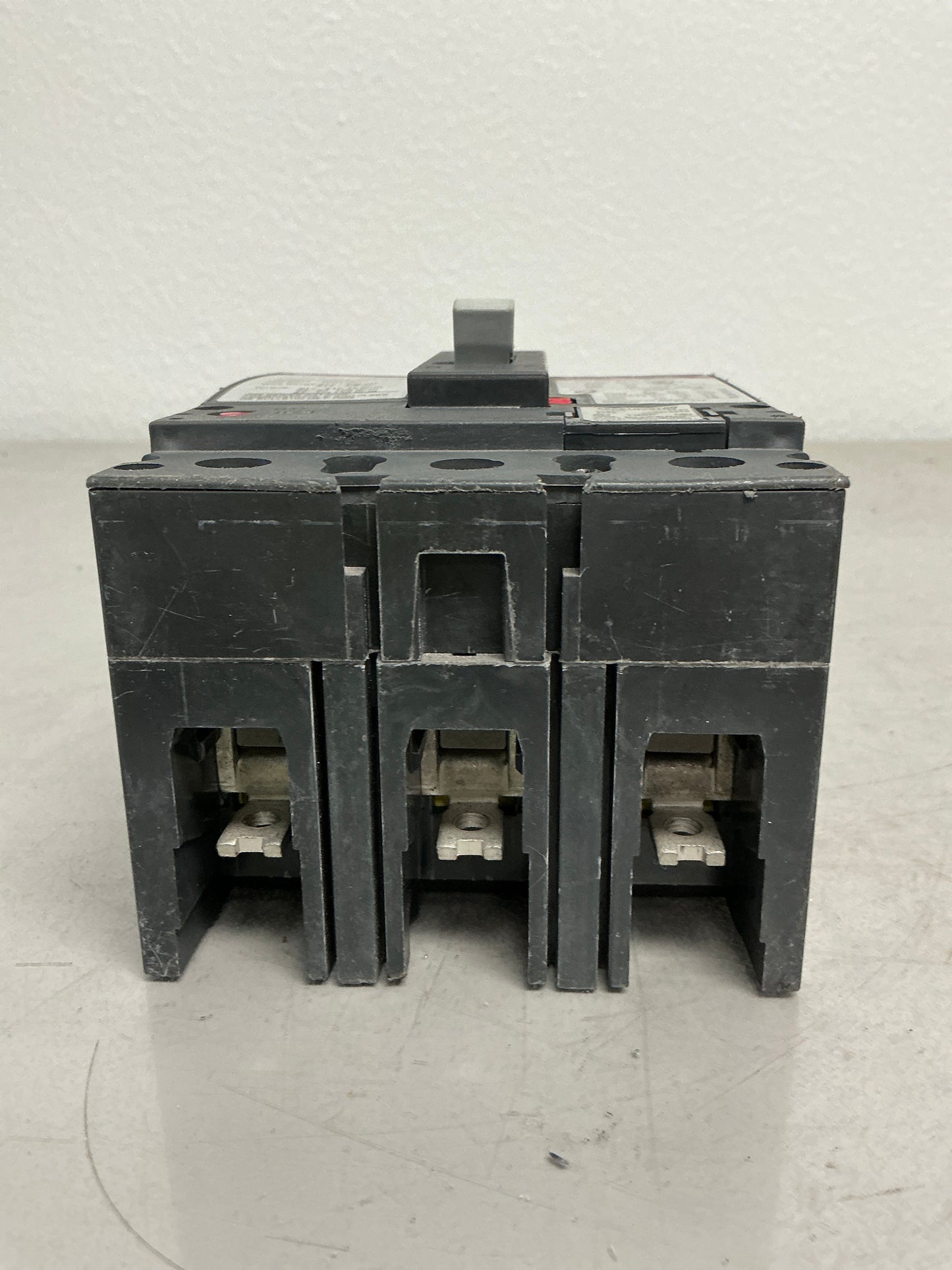 New SELA36AT0100 3 Pole, 100 Amps, 600 Volts