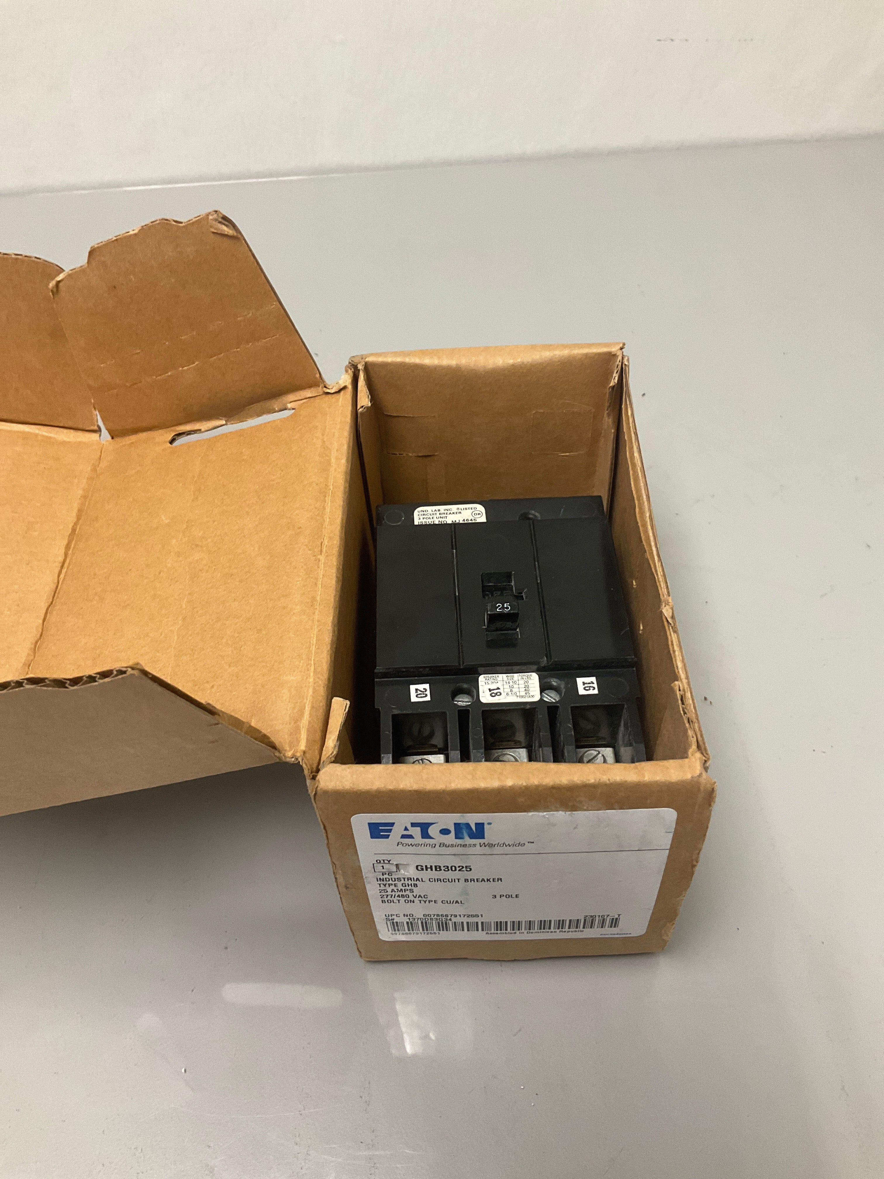 New Eaton GHB3025 3 Pole, 25 Amps, 480 Volts Circuit Breaker