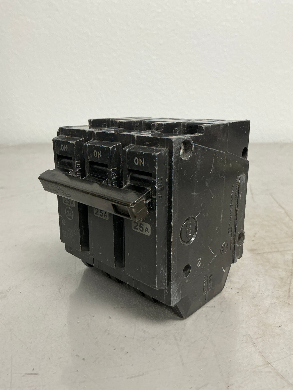 Used THQL32025 3 Pole, 25 Amps, 240 Volts