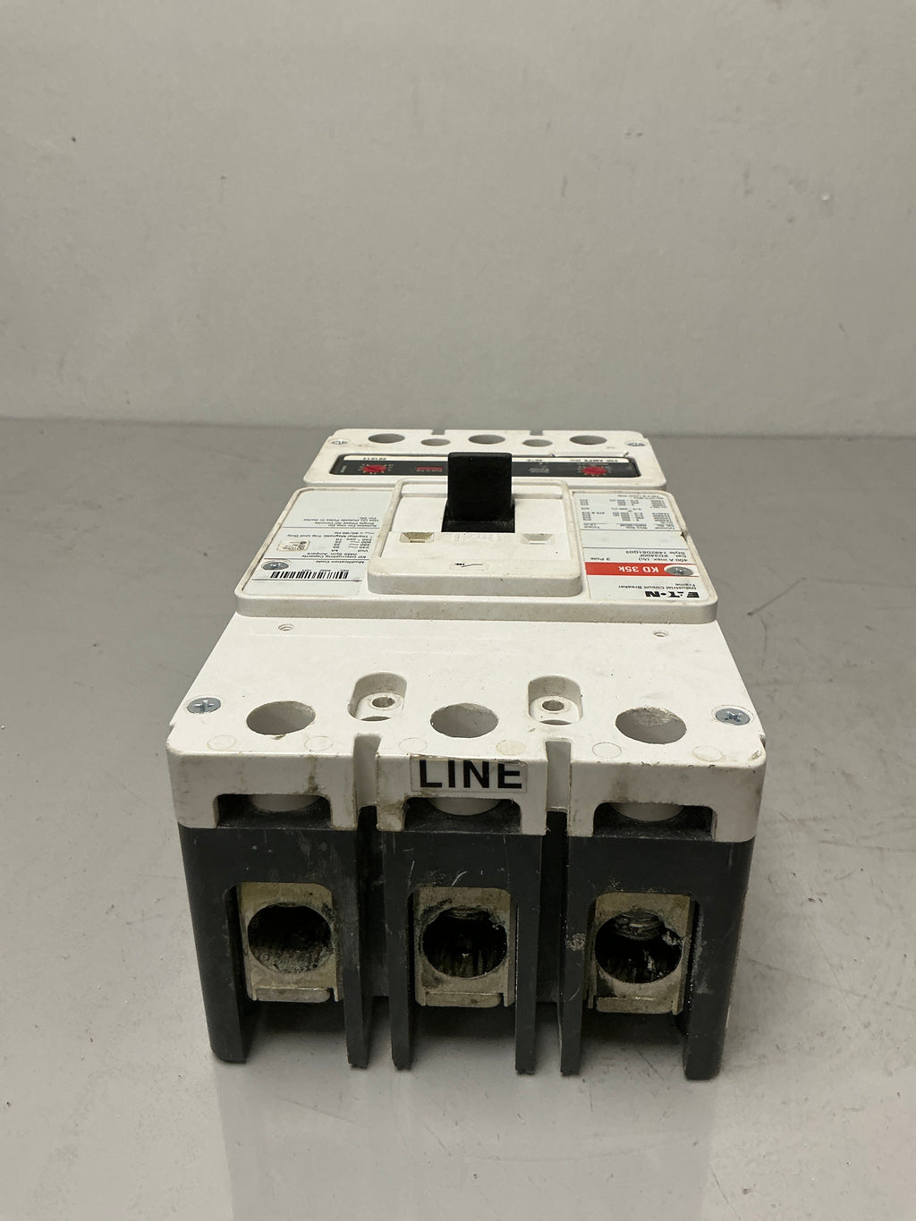 Used Eaton KD3400 3 Pole, 250 Amps, 600 Volts Circuit Breaker