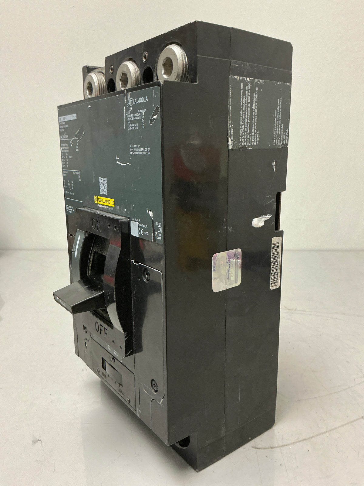 *CHIPPED* Used Square D LAL36400MB 3 Pole, 400 Amps, 600 Volts, Circuit Breaker