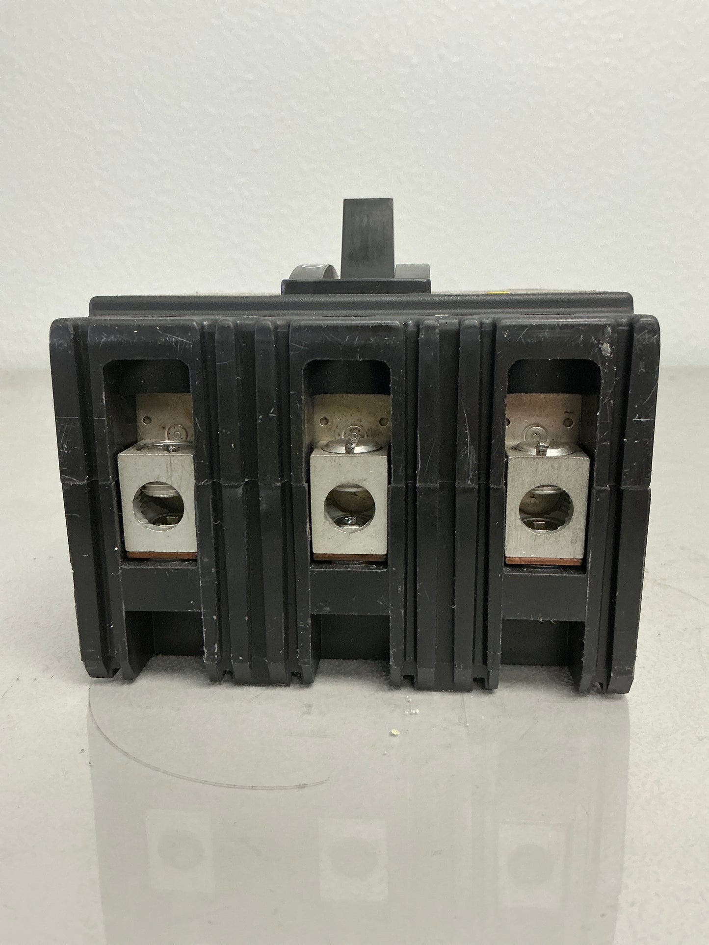 *CHIPPED* Used Square D FAL34060 3 Pole, 60 Amps, 480 Volts