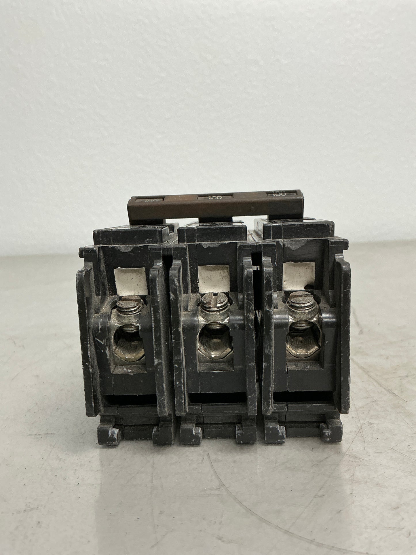 Used Siemens Q3100 3 Pole, 100 Amps, 240 Volts Circuit Breaker