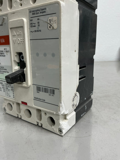 *CHIPPED* New ED3225BP10 3 Pole, 225 Amps, 240 Volts