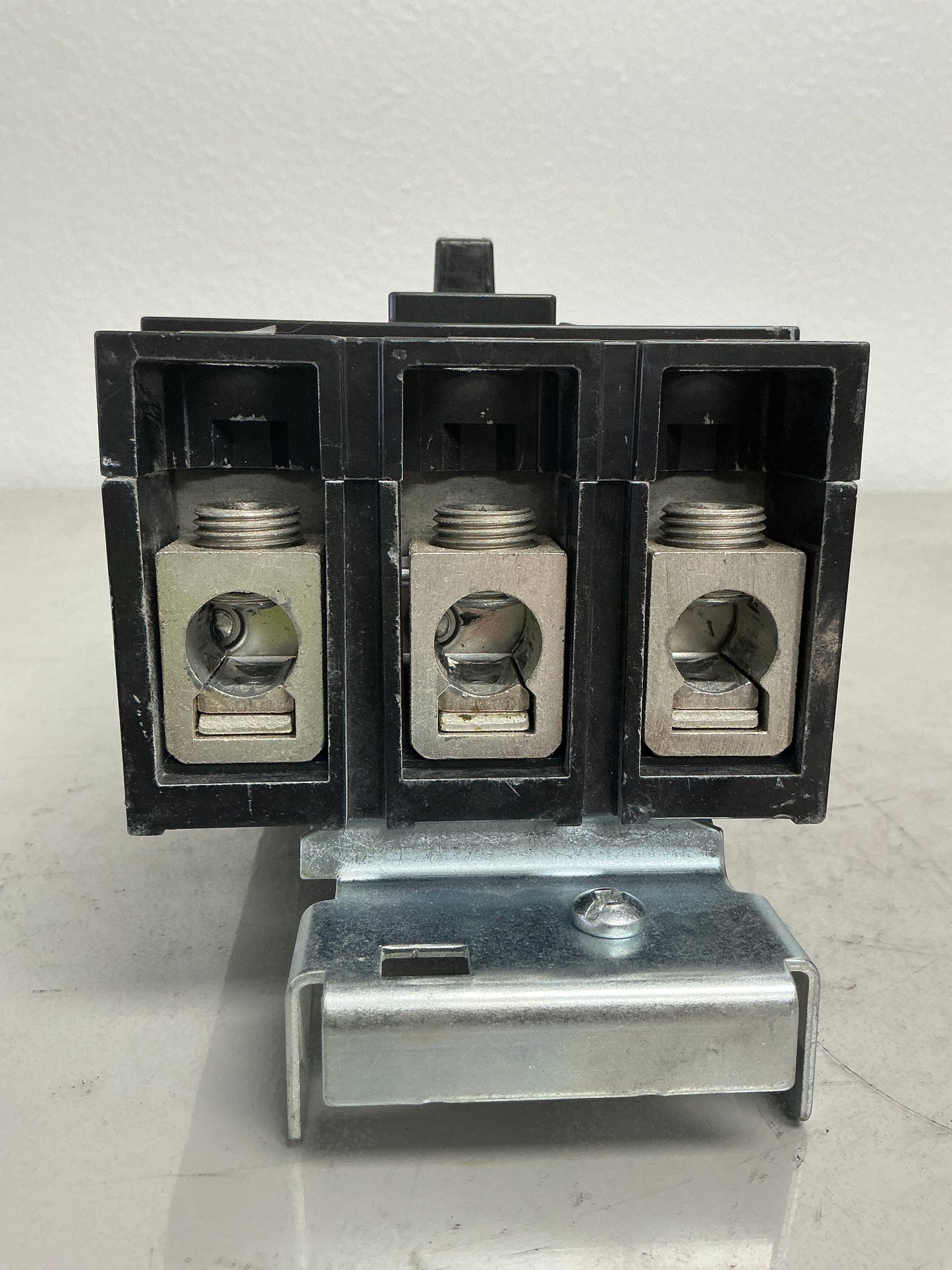 Used Square D QDA32200 3 Pole, 200 Amps, 240 Volts