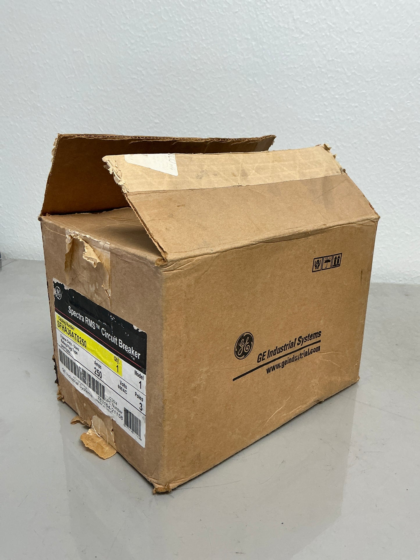 New SFHA36AT0250 3 Poles, 250 Amps, 600 Volts