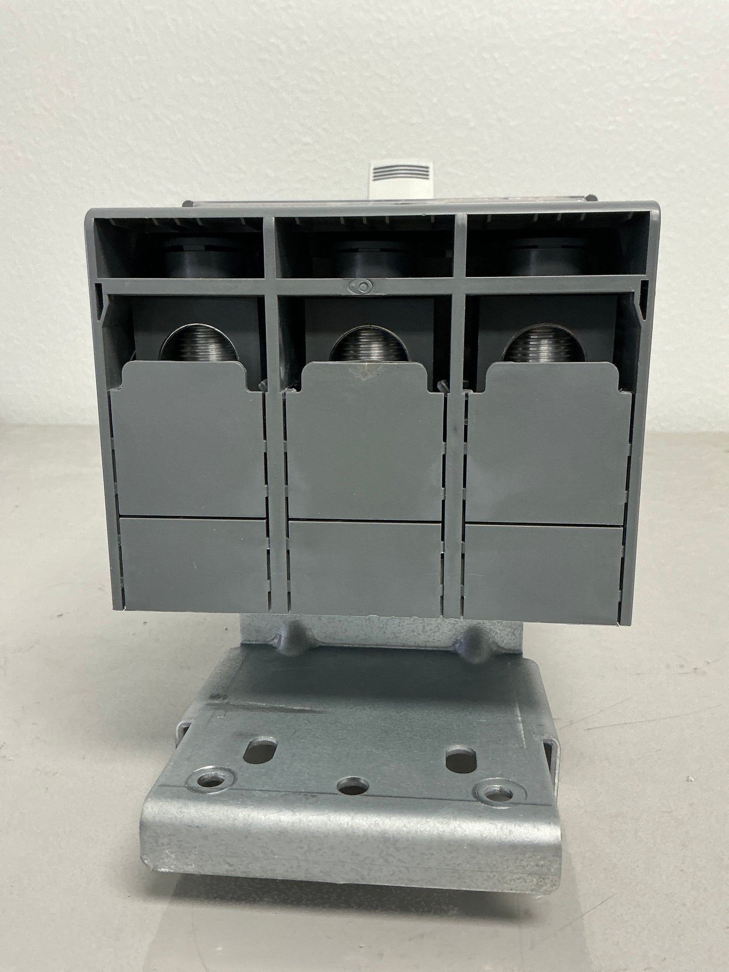 New ABB XT5HU33ABYN000XXX  Circuit Breaker 300 Amps, 3 Pole XT5H