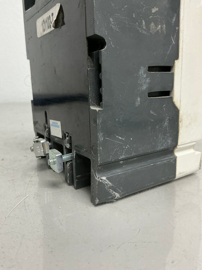 *CHIPPED* New ED3225BP10 3 Pole, 225 Amps, 240 Volts