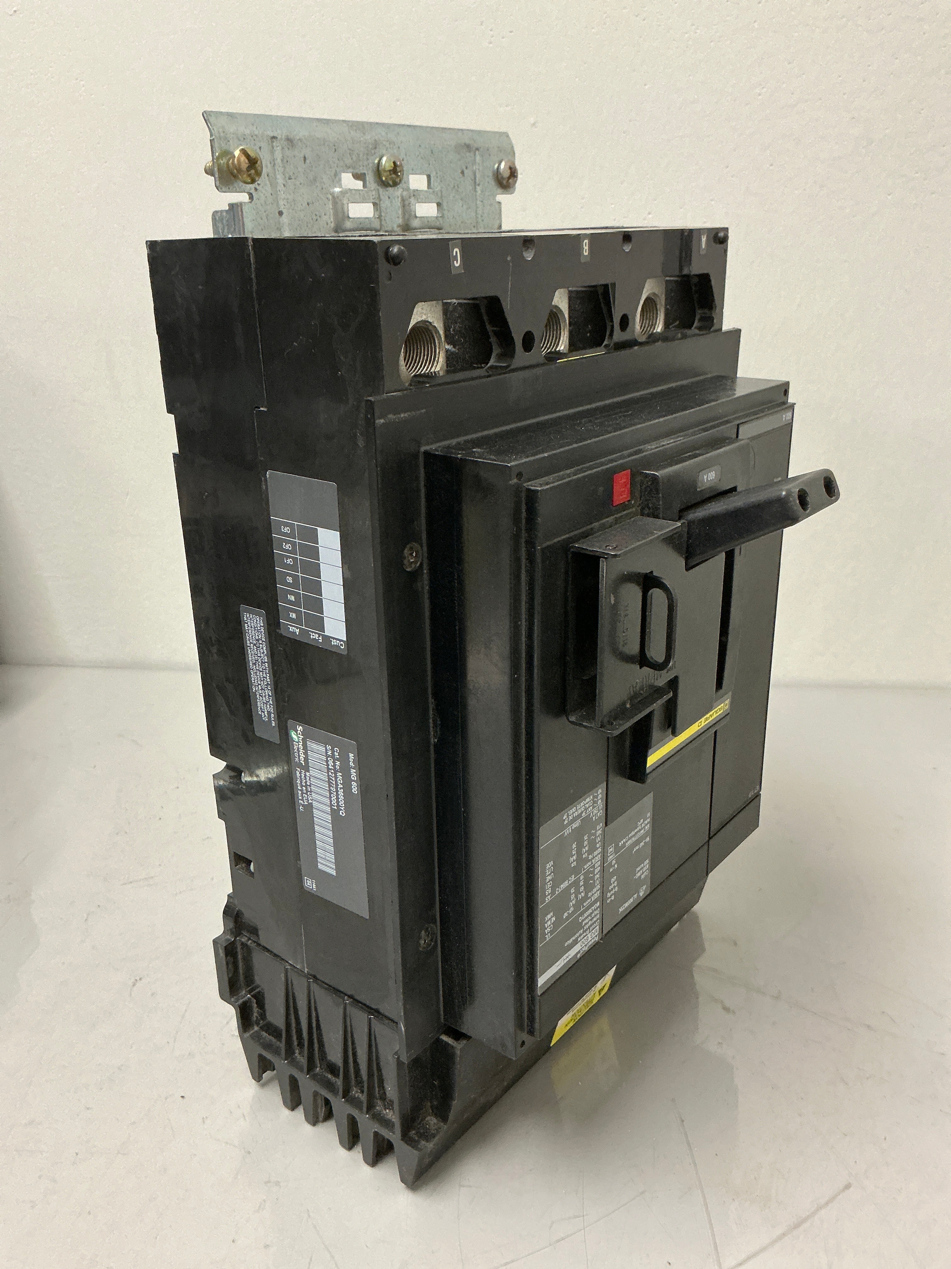 New Square D MGA36600YQ 3 Pole, 600 Amps, 600 Volts Circuit Breaker