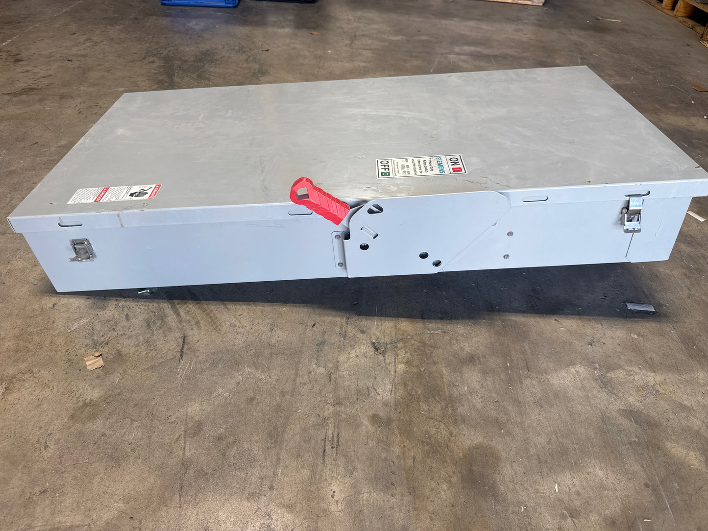 Used Siemens HF366NRA Disconnect 600 Amp 600 Volt Fusbile Outdoor 3R