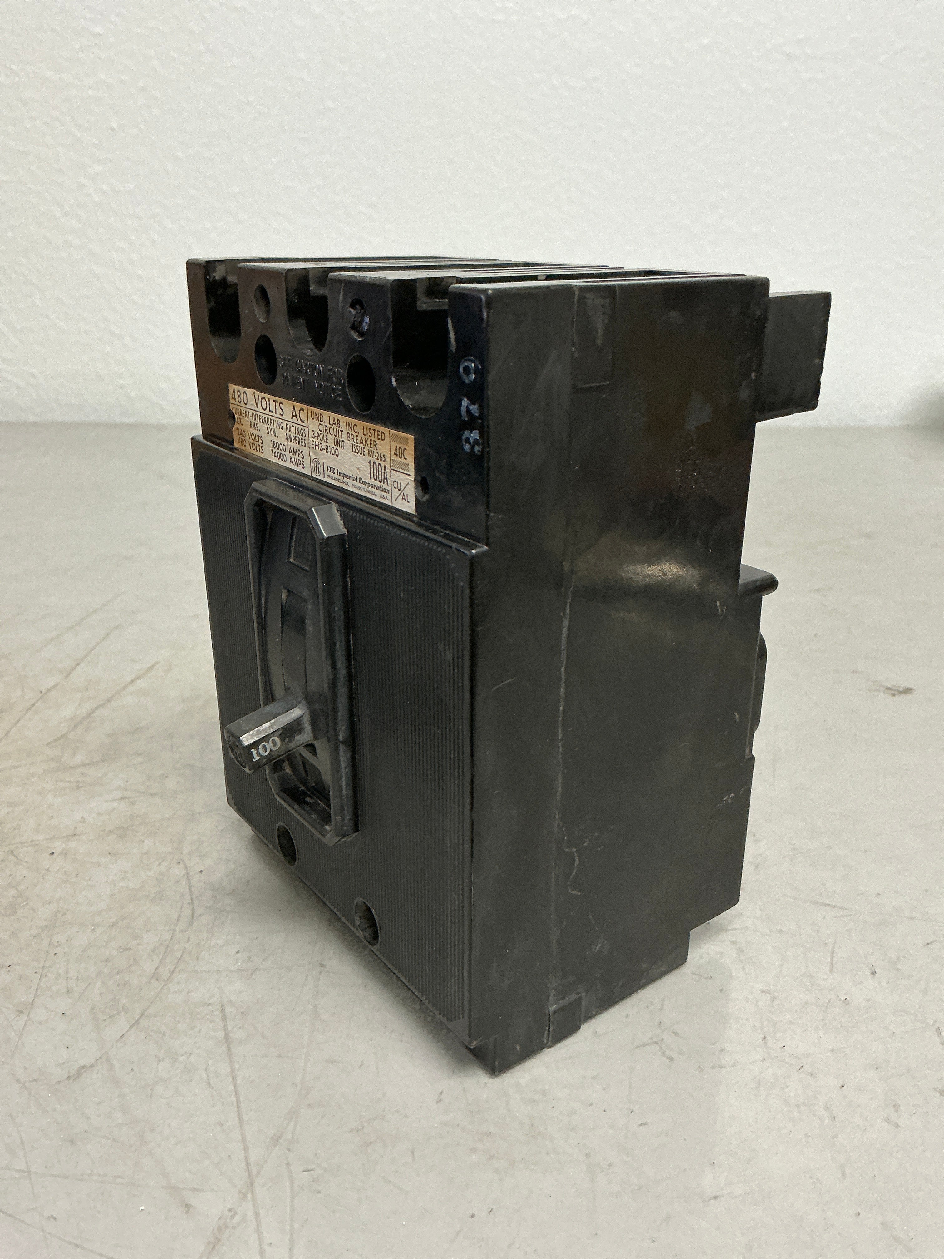 *CHIPPED* Used EH3-B100 3 Pole, 100 Amps, 480 Volts Circuit Breaker
