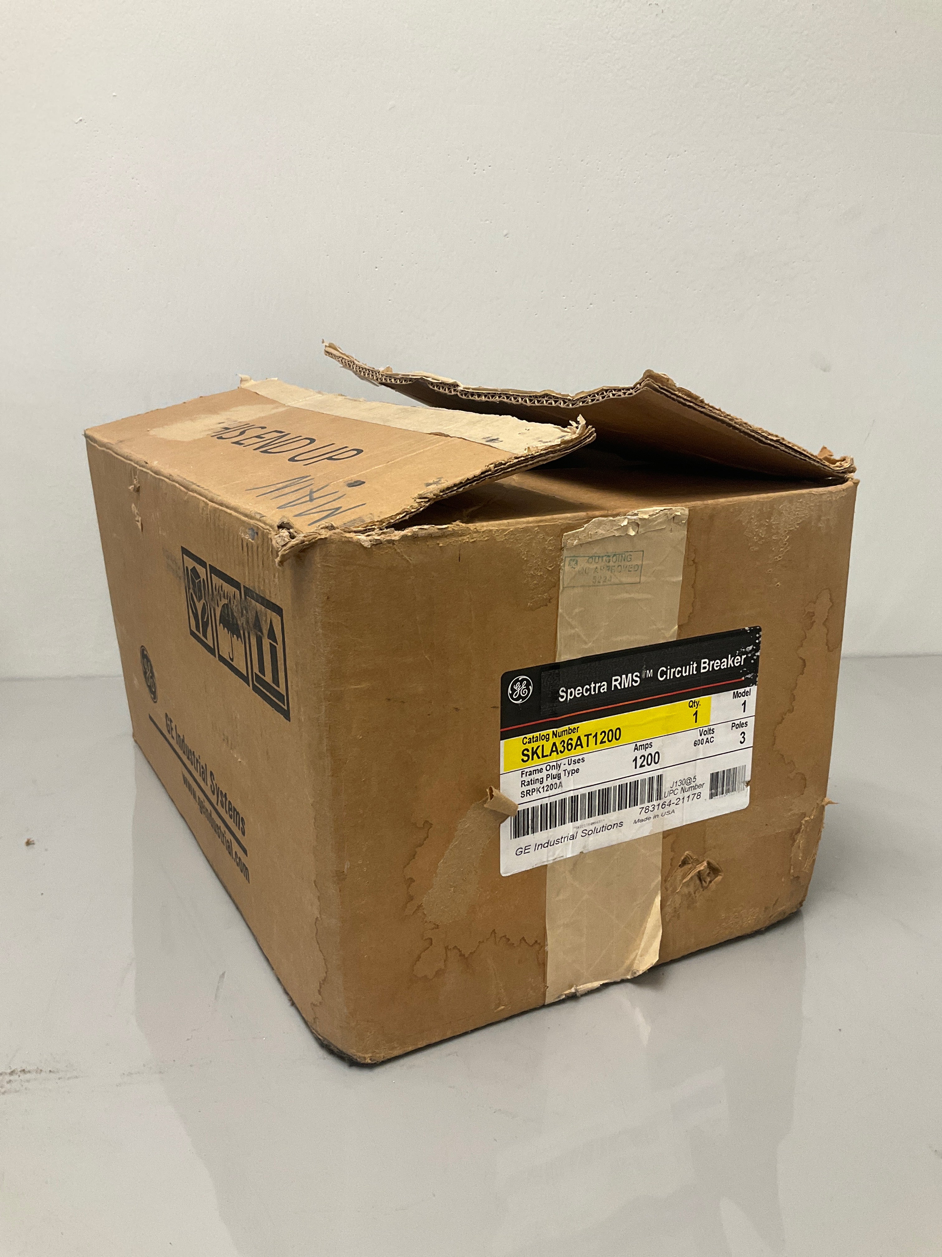 New SKLA36AT1200 3 Pole, 1200 Amps, 600 Volts Circuit Breaker