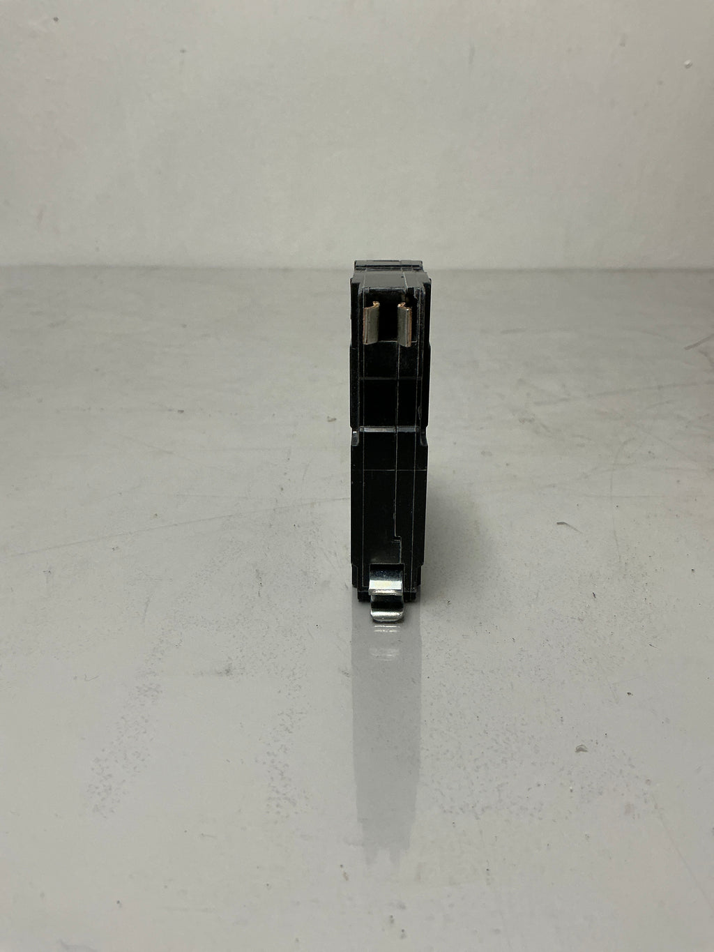 New Square D QO120 1 Pole, 20 Amps, 120/240 Volts, Circuit Breaker