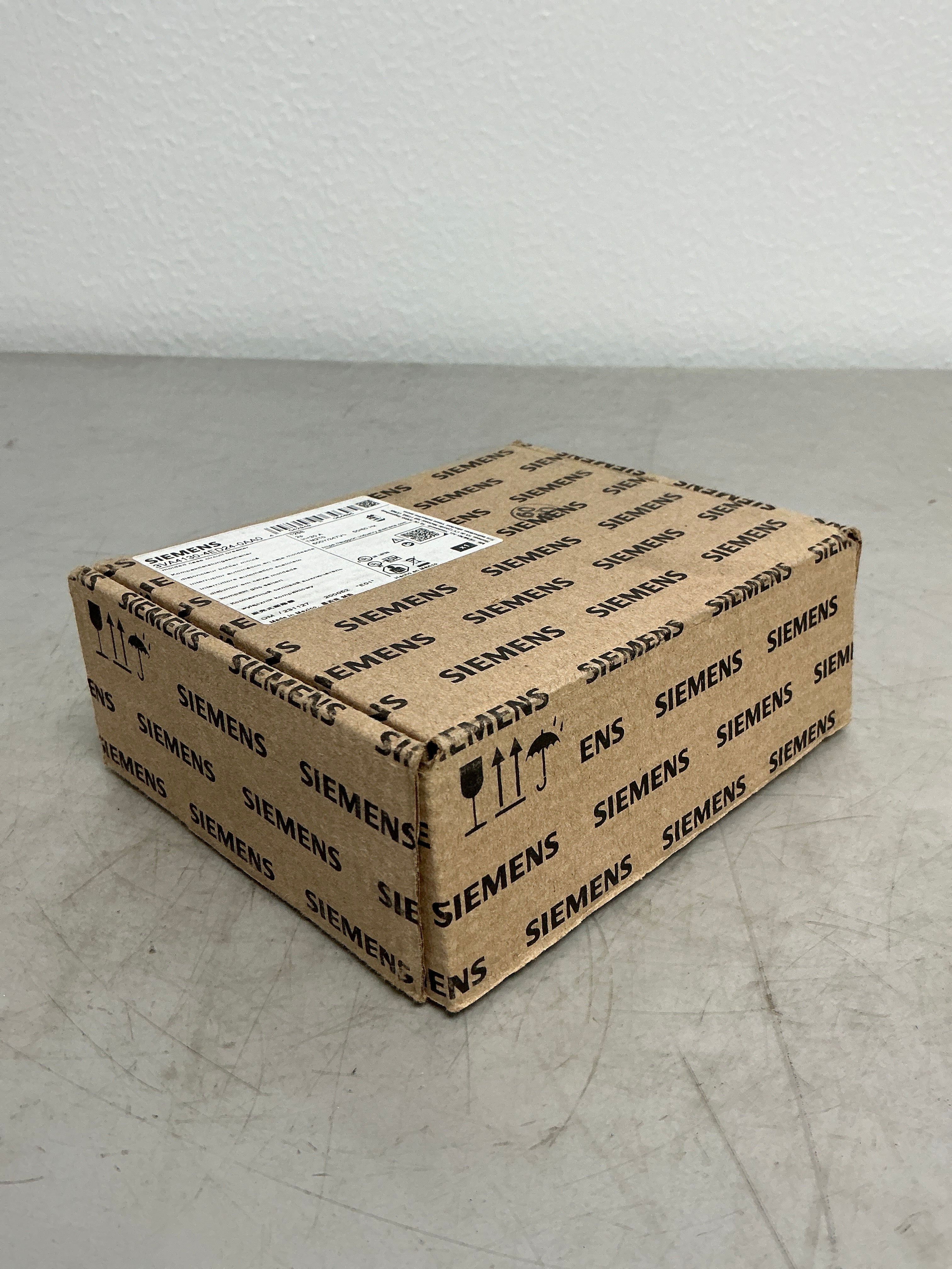 New Siemens 3VA4130-4ED24-0AA0 2 Pole, 30 Amps Circuit Breaker