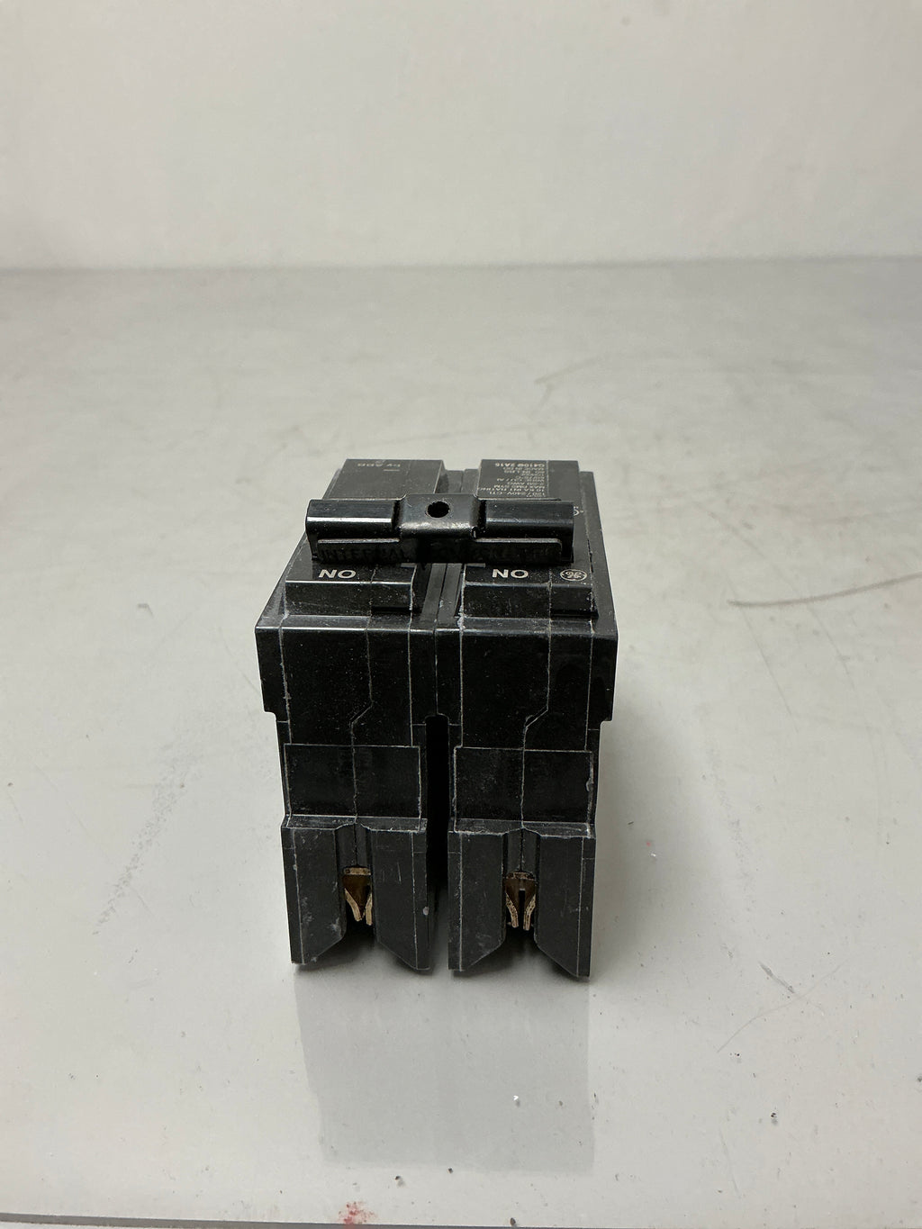New GE THQL21125 2 Pole, 125 Amps, 240 Volts Circuit Breaker