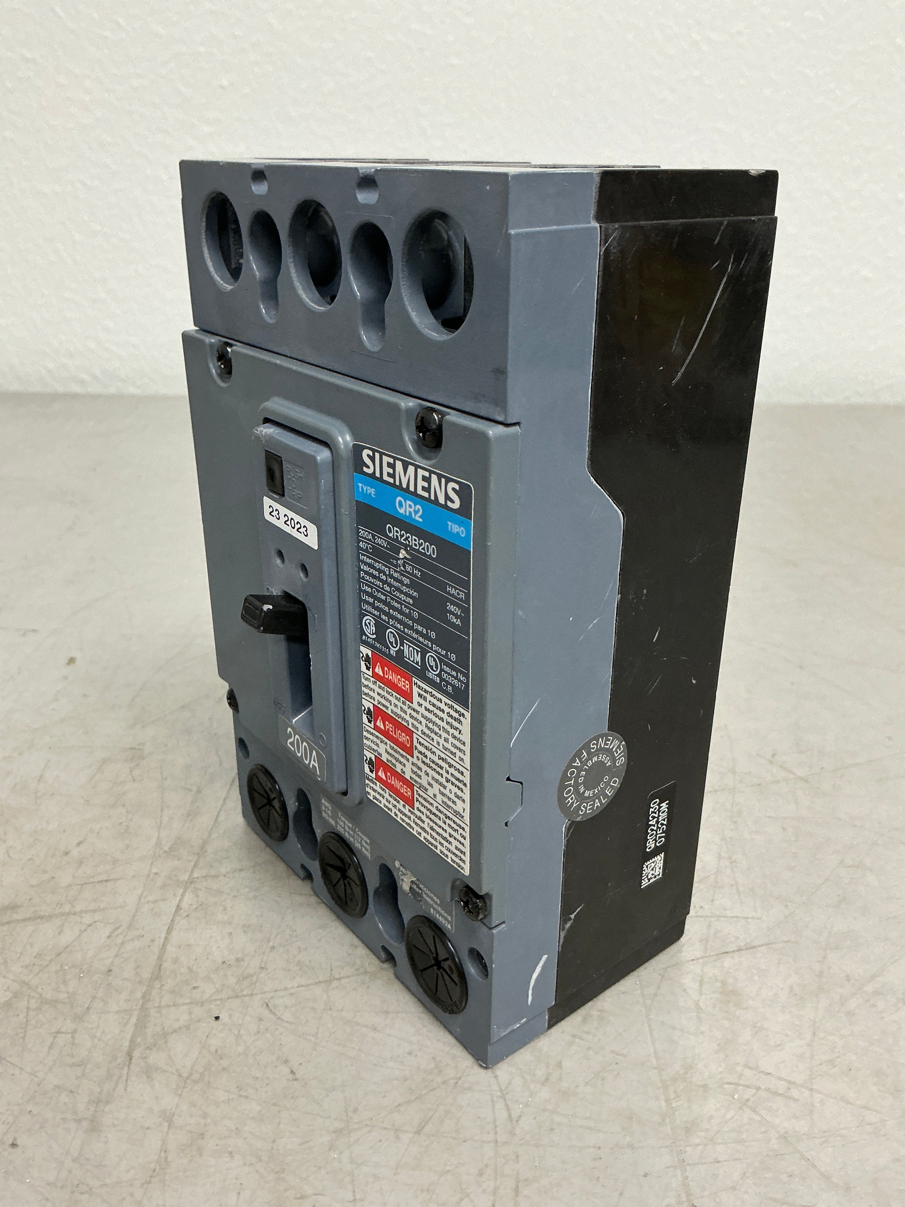 Used Siemens QR23B200 3 Pole, 200 Amps, 240V Circuit Breaker