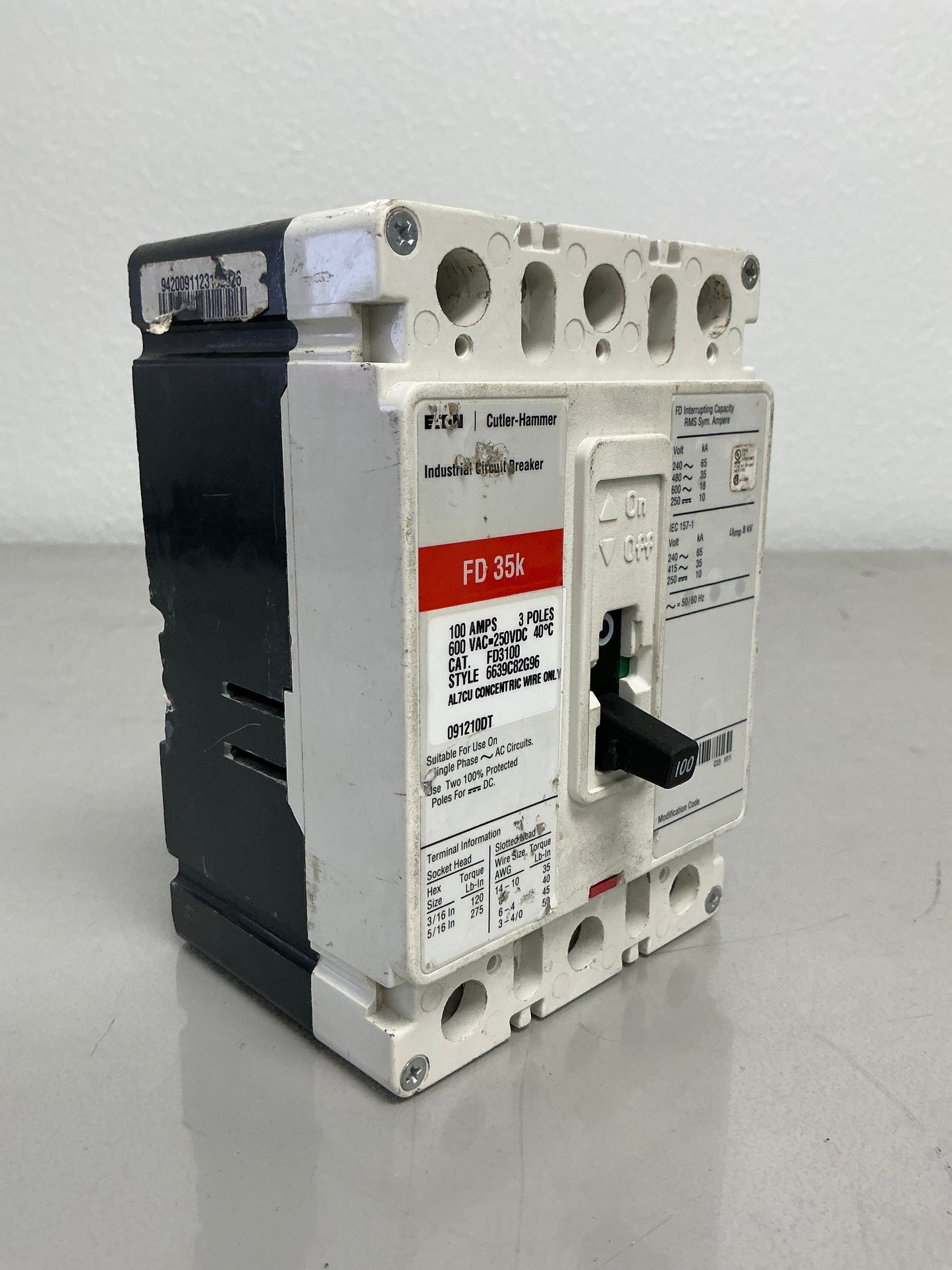 Used FD3100 3 Poles, 100 Amps, 600 Vac, ** CHIPPED**