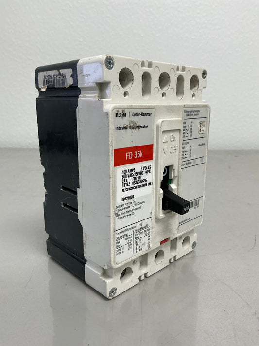 Used FD3100 3 Poles, 100 Amps, 600 Vac, ** CHIPPED**