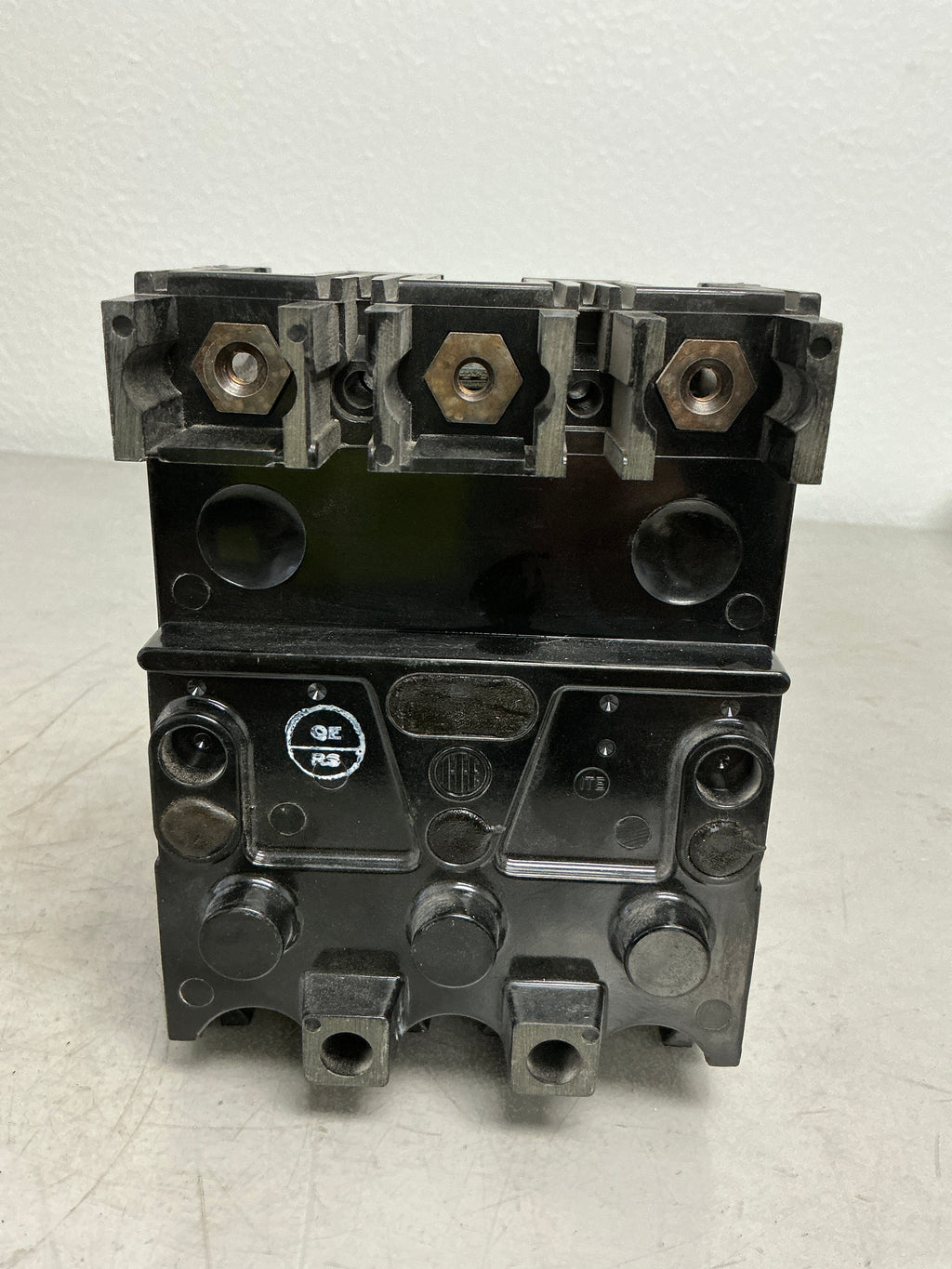 *CHIPPED*Used EH3-B30 3 Pole, 30 Amps, 480 Volts Circuit Breaker