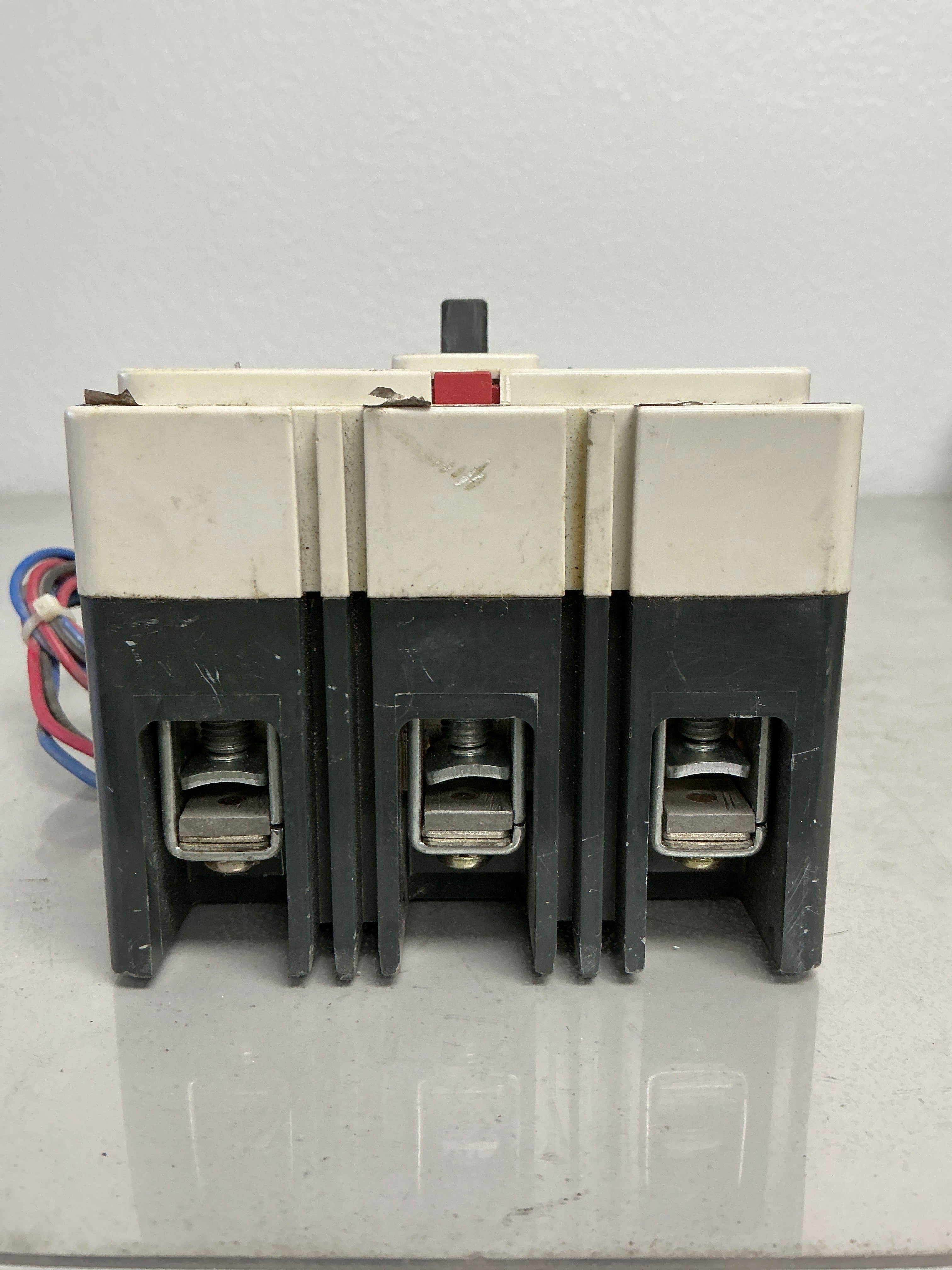 Used FDB3040L with Auxiliary 3 Poles, 40 Amps, 600 Volts