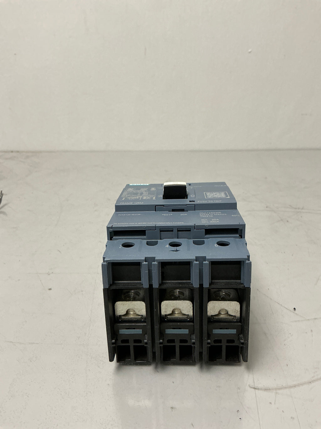 New Siemens 3VA4120-5ED34 3Pole, 20Amps, 600 Volts Circuit Breaker