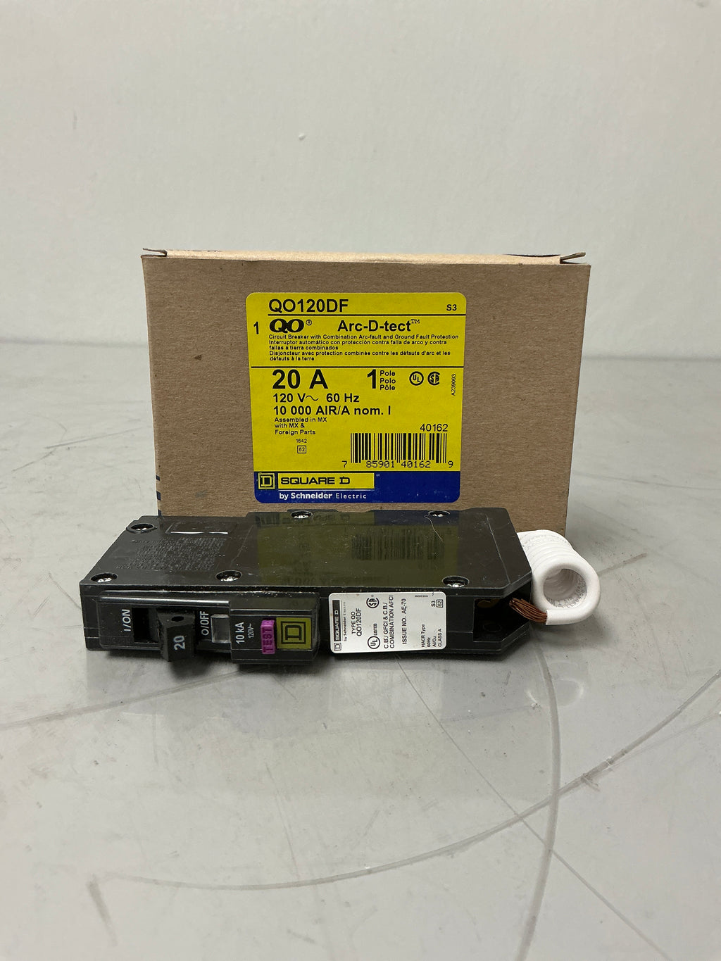 New Square D QO120DF 1 Pole, 20 Amps, 120 Volts Circuit Breaker