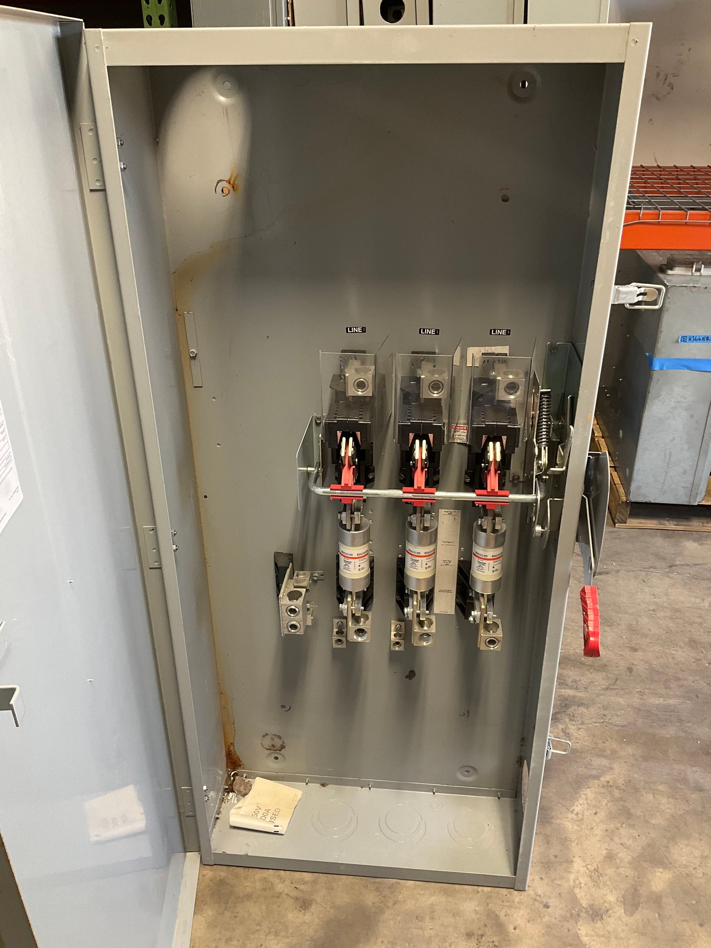 Used Simens HF325N Disconnect 400 Amp 240 Volt Fusible Indoor