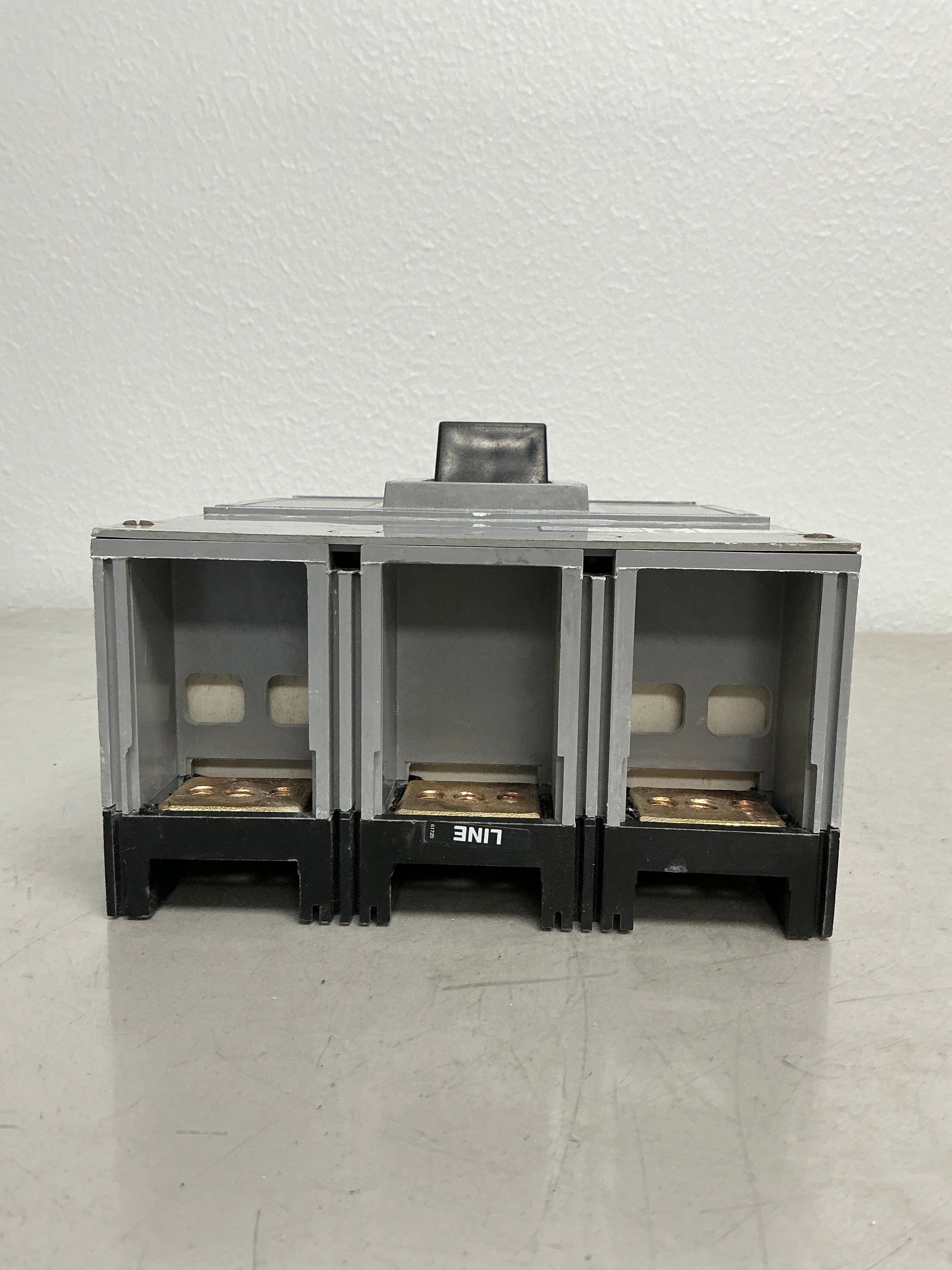 Used Siemens HHJD63B350 3 Pole, 350 Amps, 600 Volts