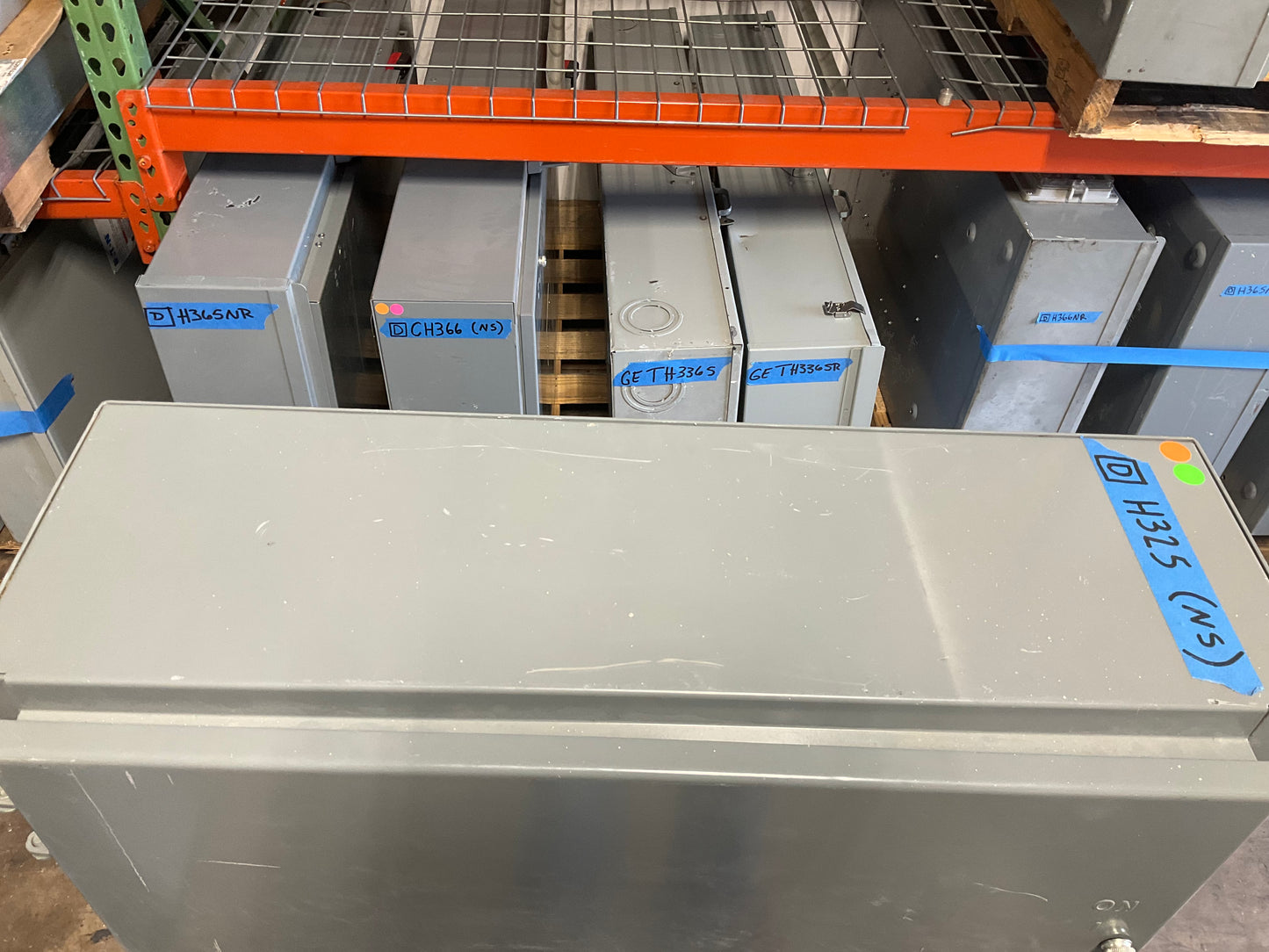 New Square D Disconnect H325 400 Amp 240 Volt Fusible Indoor