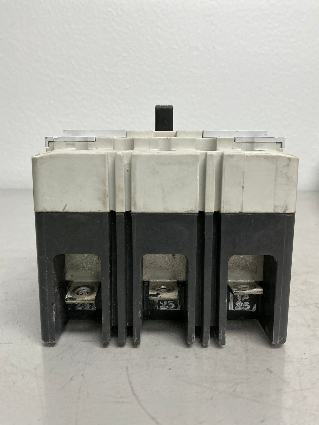 Used Eaton PDD23G0100TFFL 3 Poles, 100 Amps