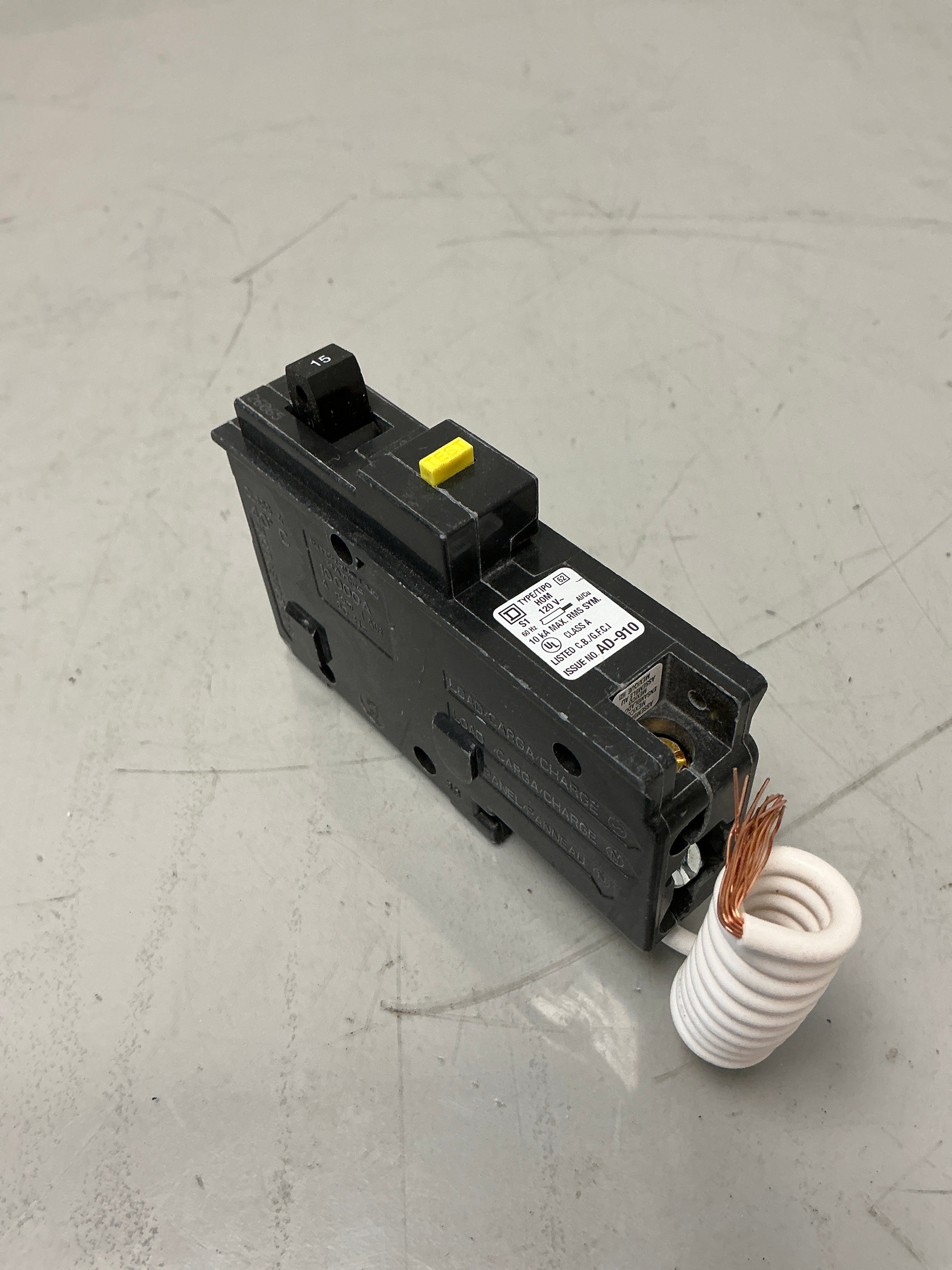 New Square D HOM115GFI 1 Pole, 15 Amps, 120 Volts Circuit Breaker