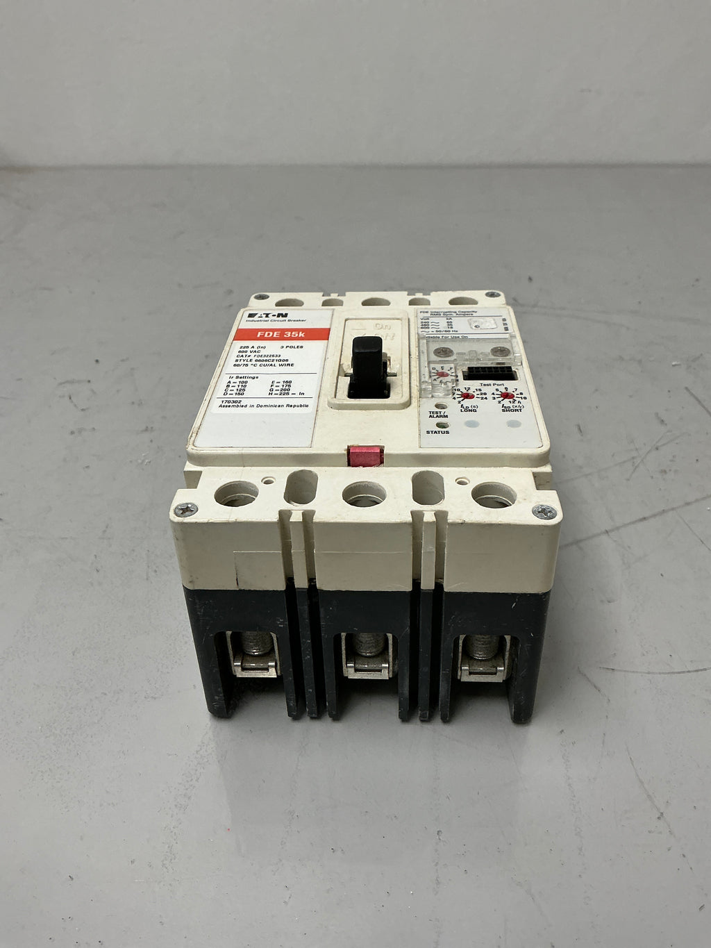 Used Eaton FDE322533 3 Pole, 225 Amps, 600 Volts, Circuit Breaker