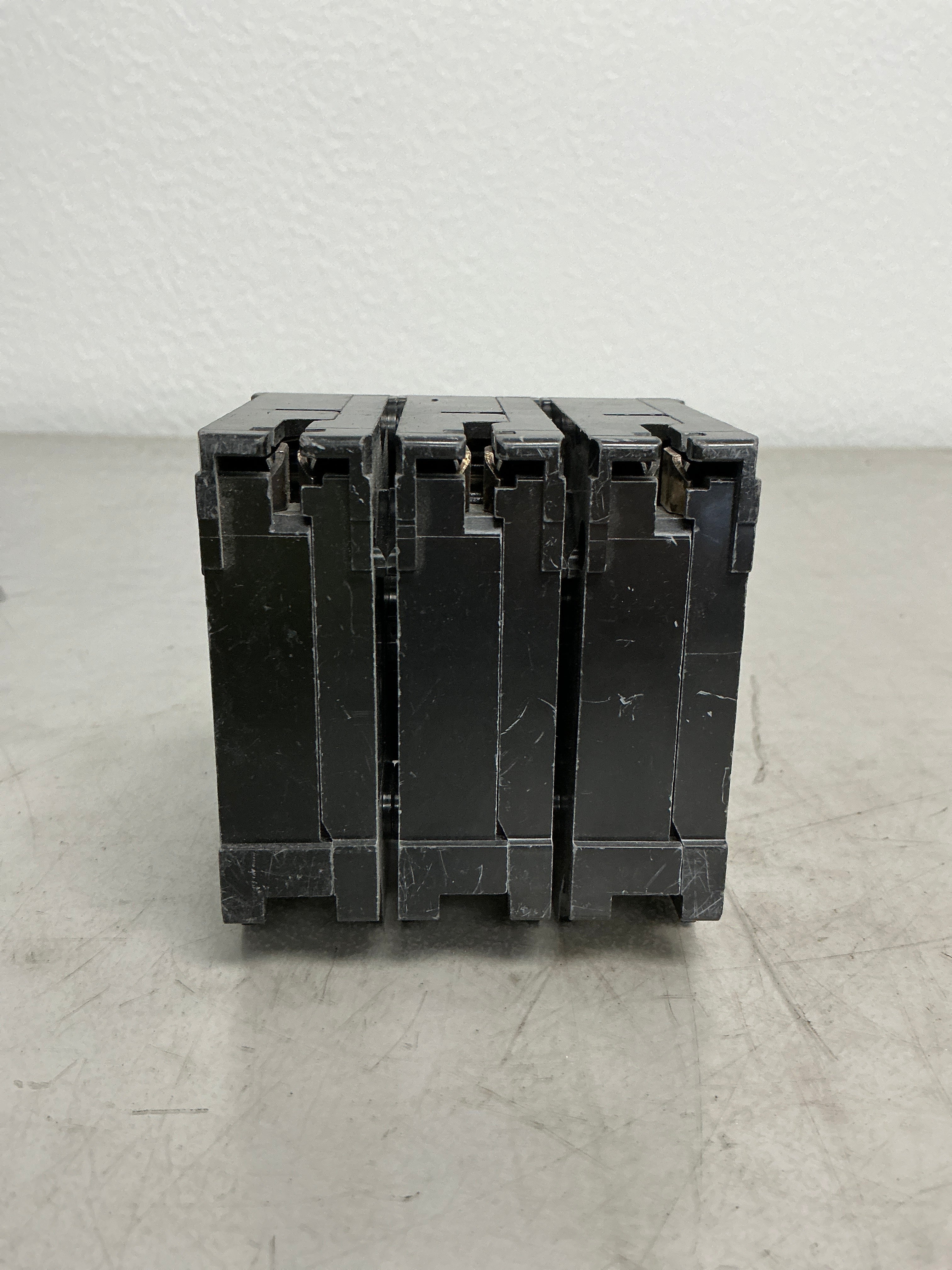 Used Q320 3 Pole, 20 Amps, 240 Volts Circuit Breaker