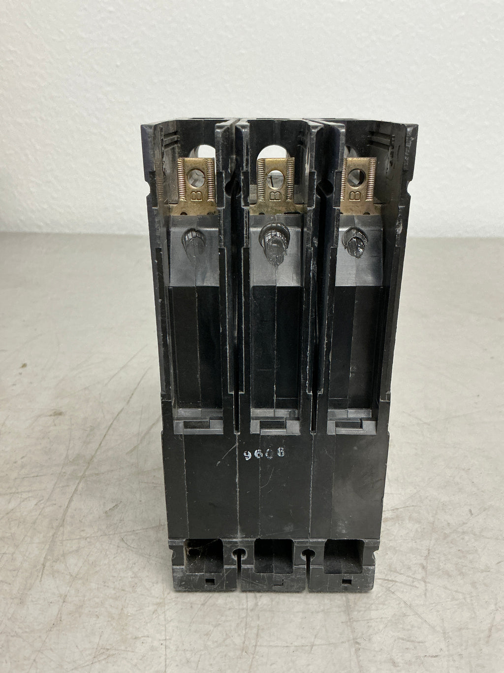 Used Siemens HED43B030 3 Pole, 30 Amps, 480 Volts Circuit Breaker