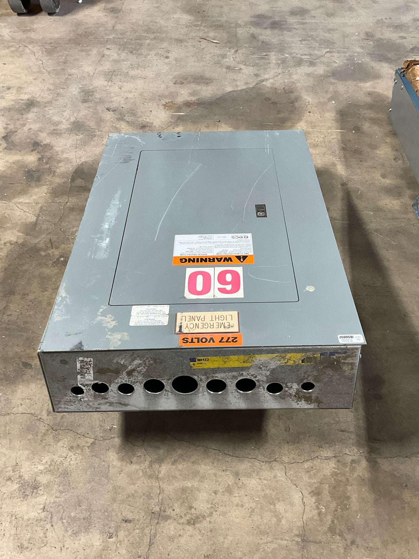 Used Square D Panelboard NF430L1 480/277 Volt 125 Amp 3 Phase 3 Wire Main Lug indoor (item#p17)