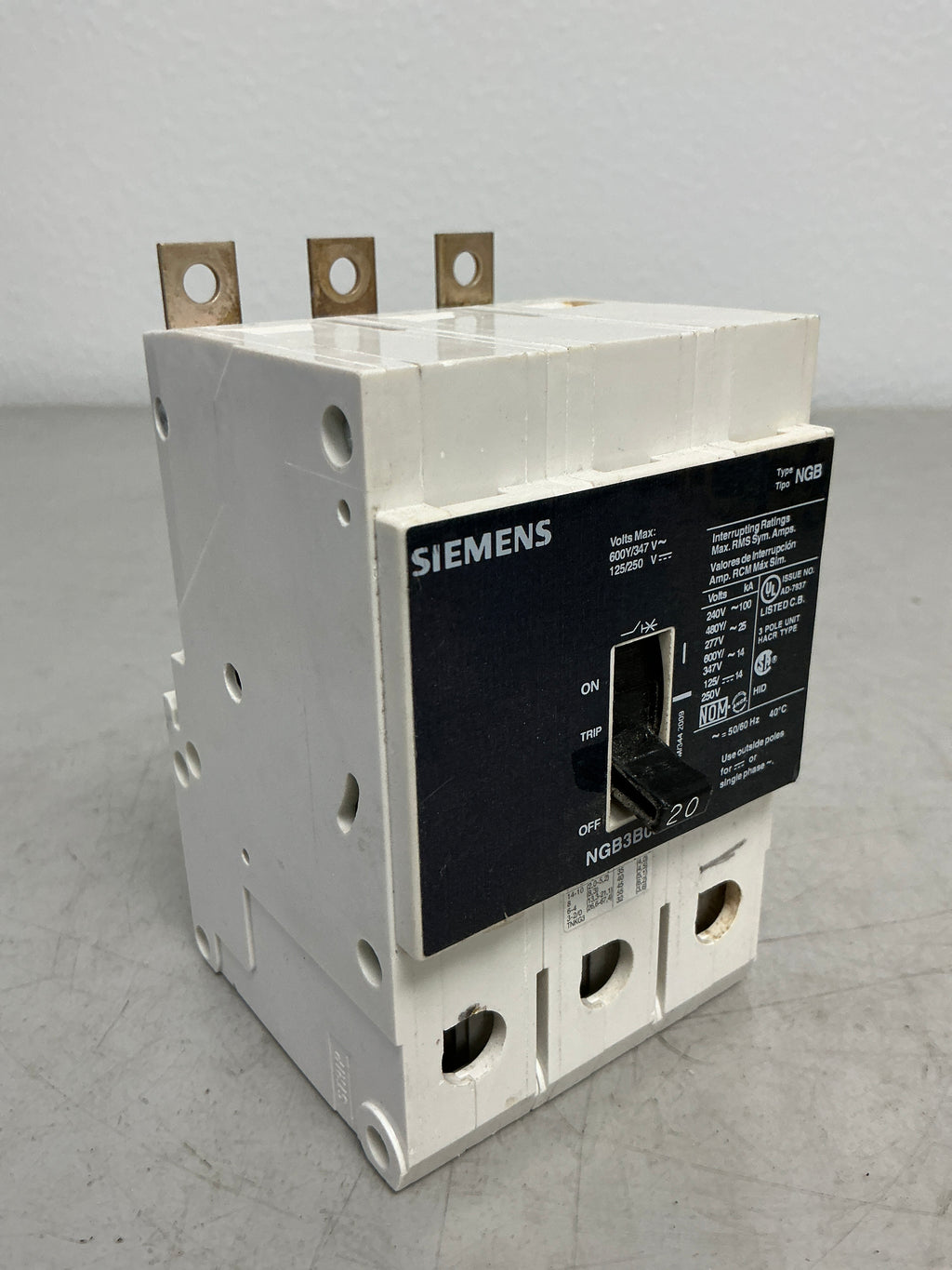 Used Siemens NGB3B020 3 Poles, 20 Amps, 480 Volts