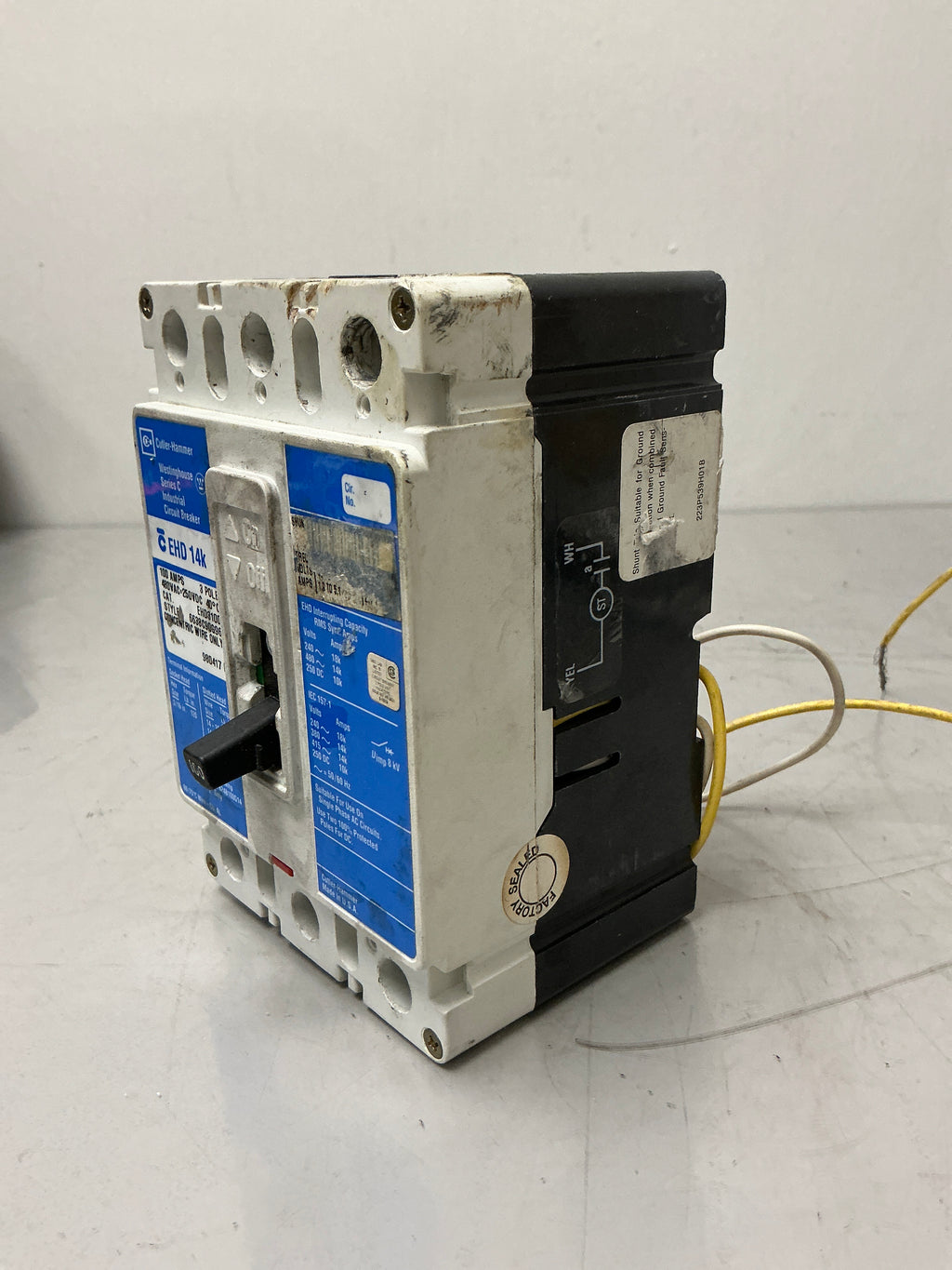 Used Cutler-Hammer EHD3100 whit Shunt trip, 3 Pole, 100 Amps, 480 Volts Circuit Breaker