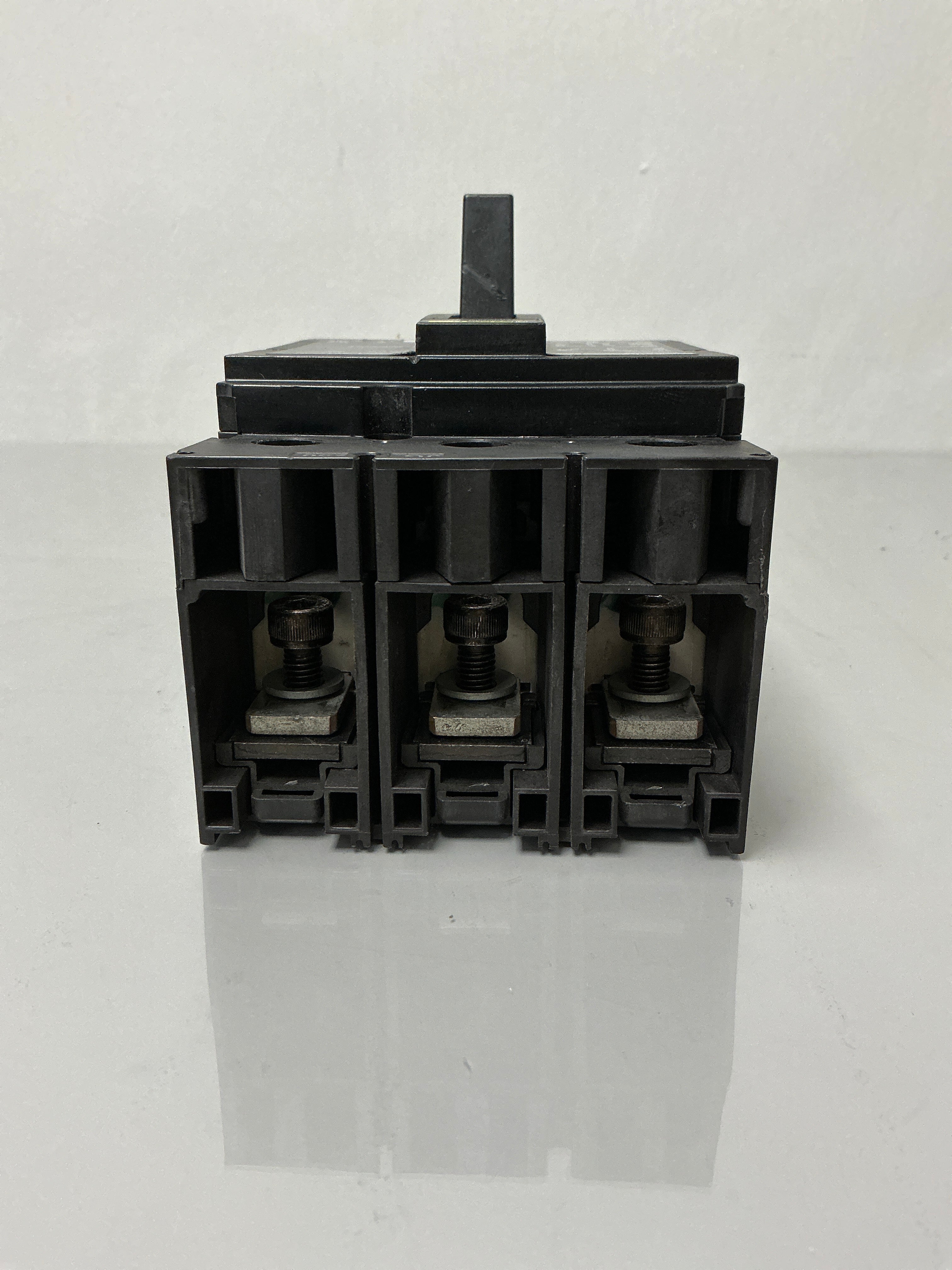 Used Square D JGL36175 3 Pole, 175 Amps, 600 Volts Circuit Breaker