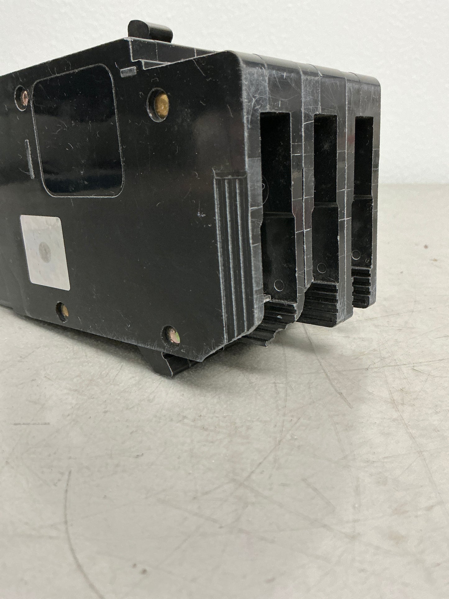 *CHIPPED* New Square D EDB34015 3 Pole, 15 Amps, 480 Volts