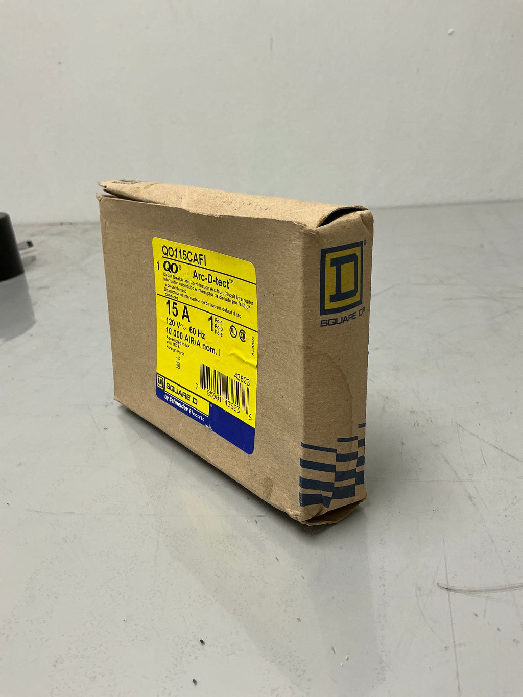 New Square D QO115CAFI 1Pole, 15Amps, 120 Volts Circuit Breaker