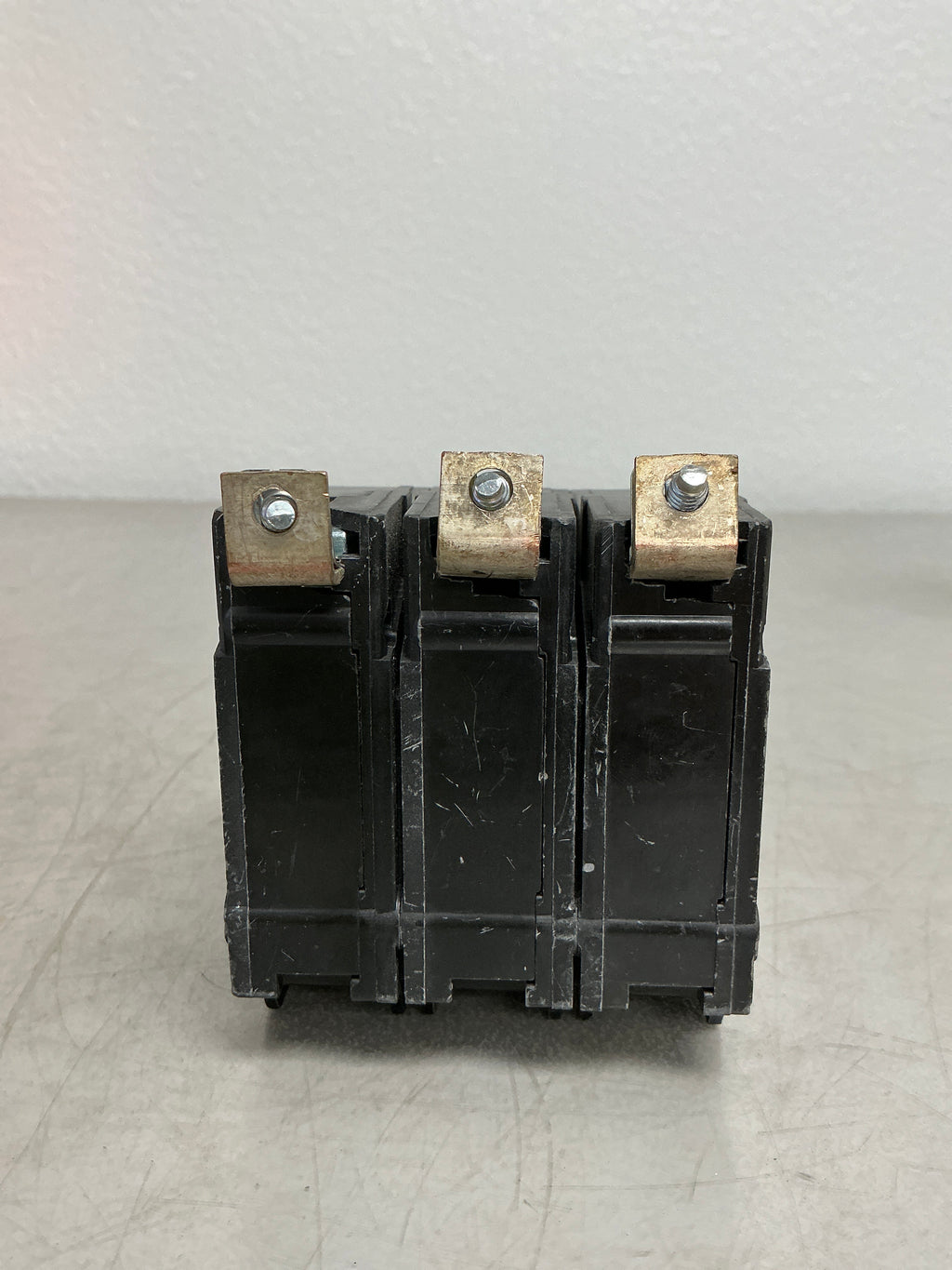 Used THQB32015 3 Pole, 15 Amps, 240 Volts